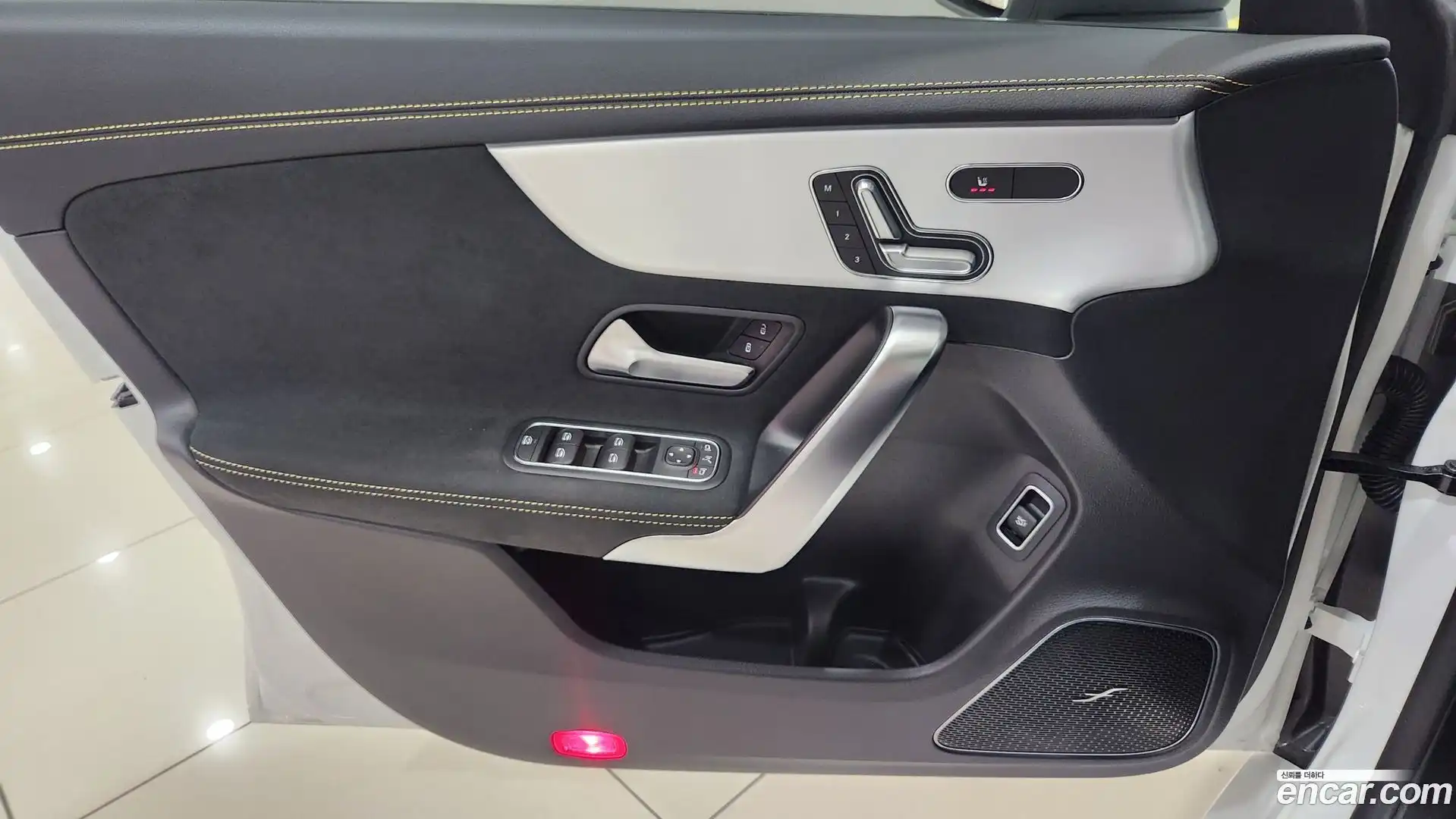 CLA-Class Mercedes-Benz 2025.10-OPTION-017