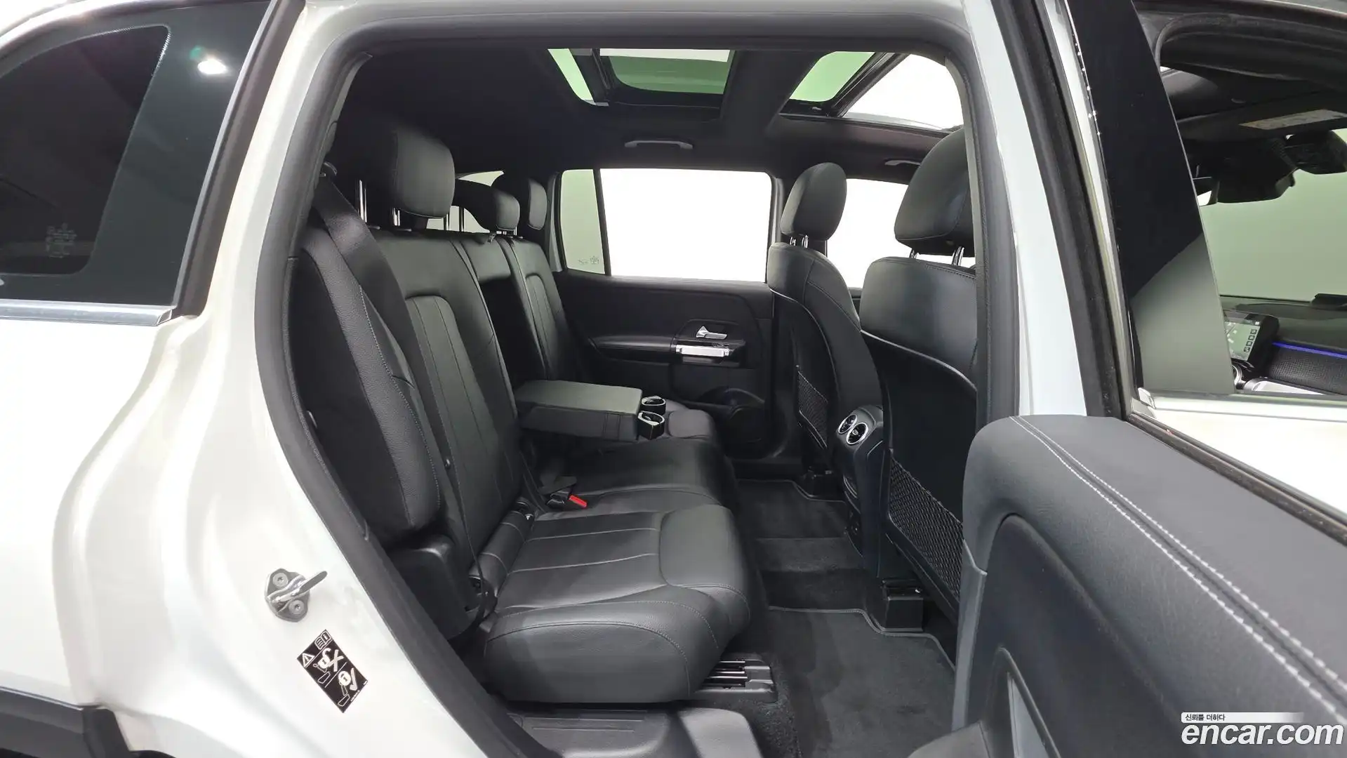 GLB-Class Mercedes-Benz 2022.5-OPTION-023