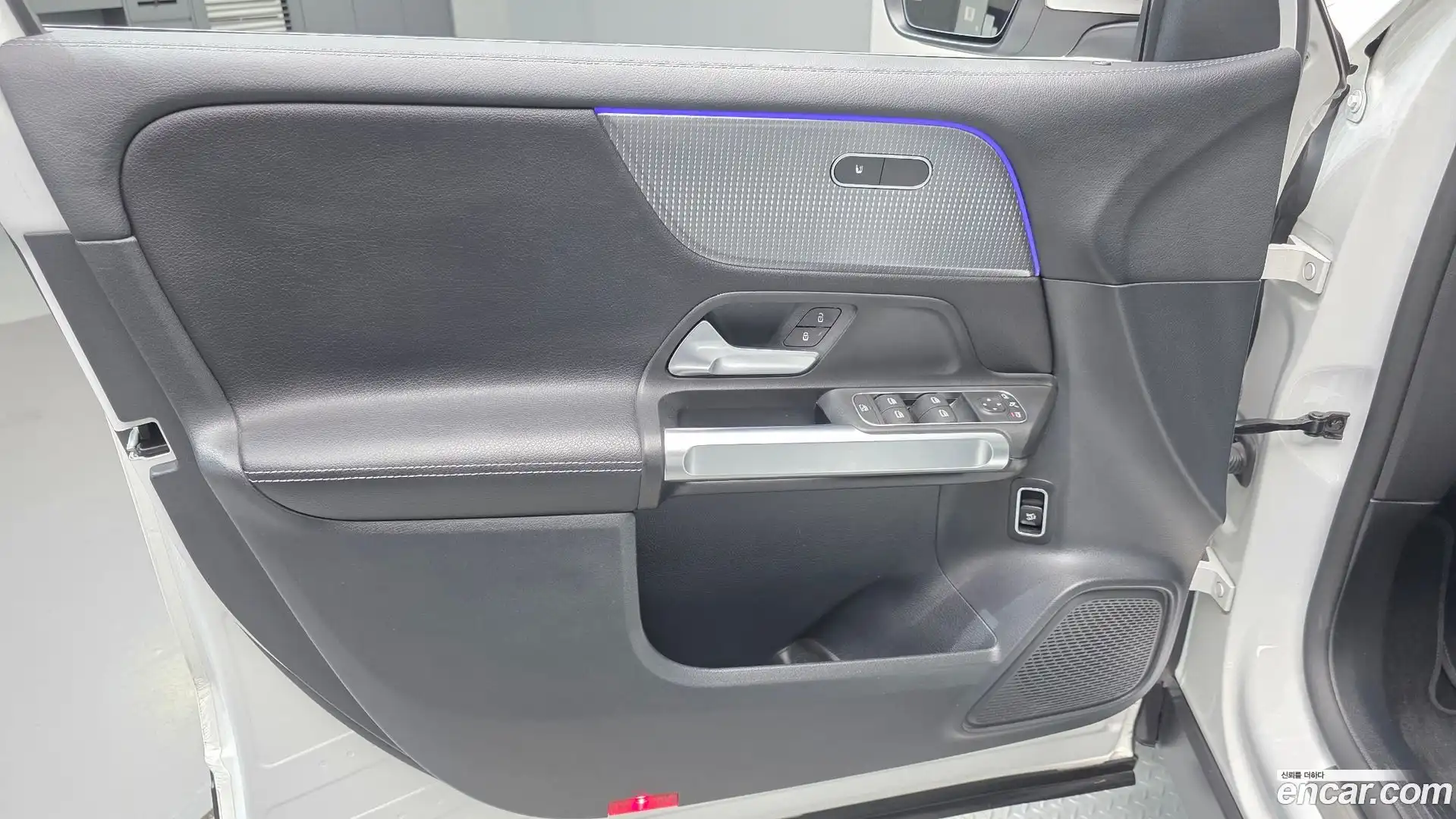GLB-Class Mercedes-Benz 2022.5-INNER-034