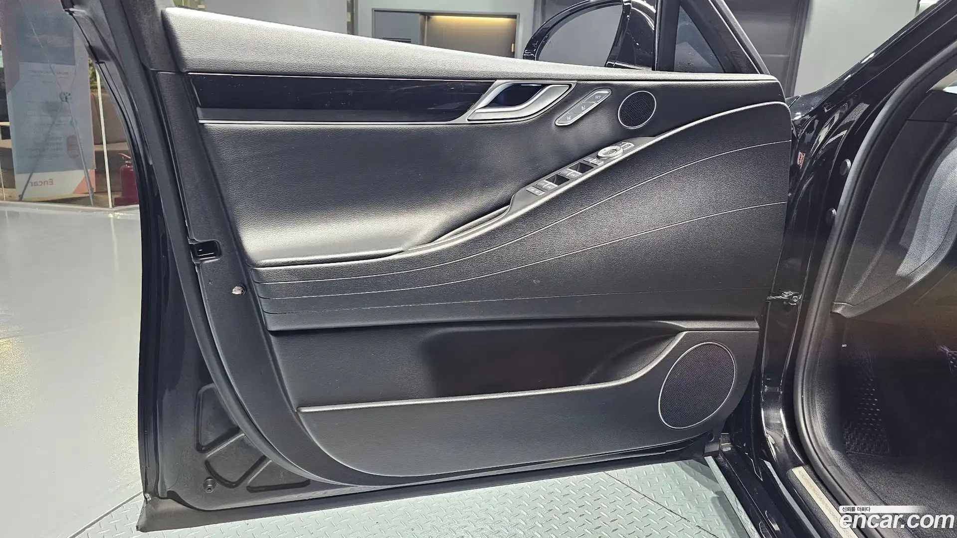 G80 Genesis 2022.1-INNER-034