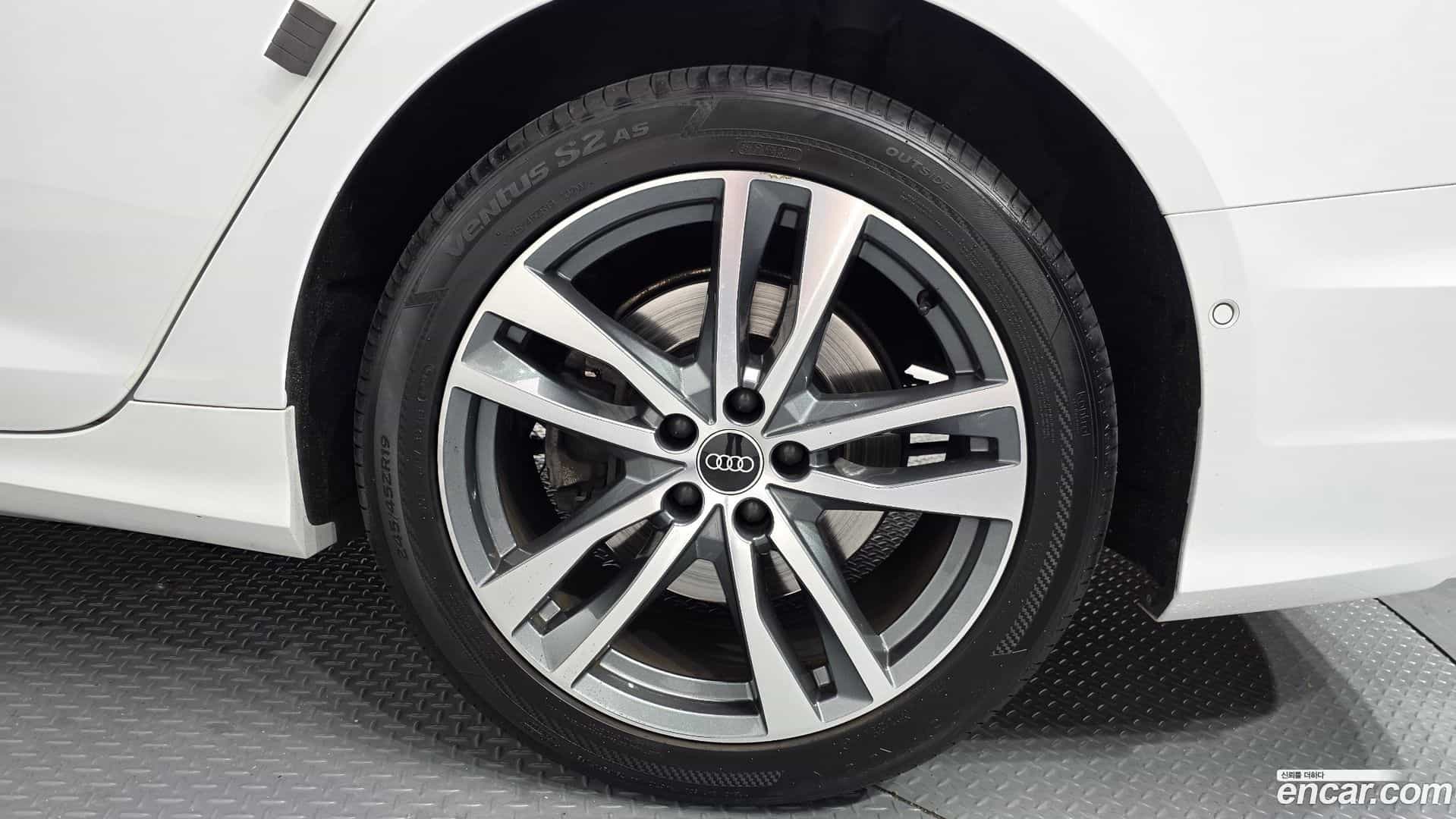 A6 Audi 2021.11-OUTER-031