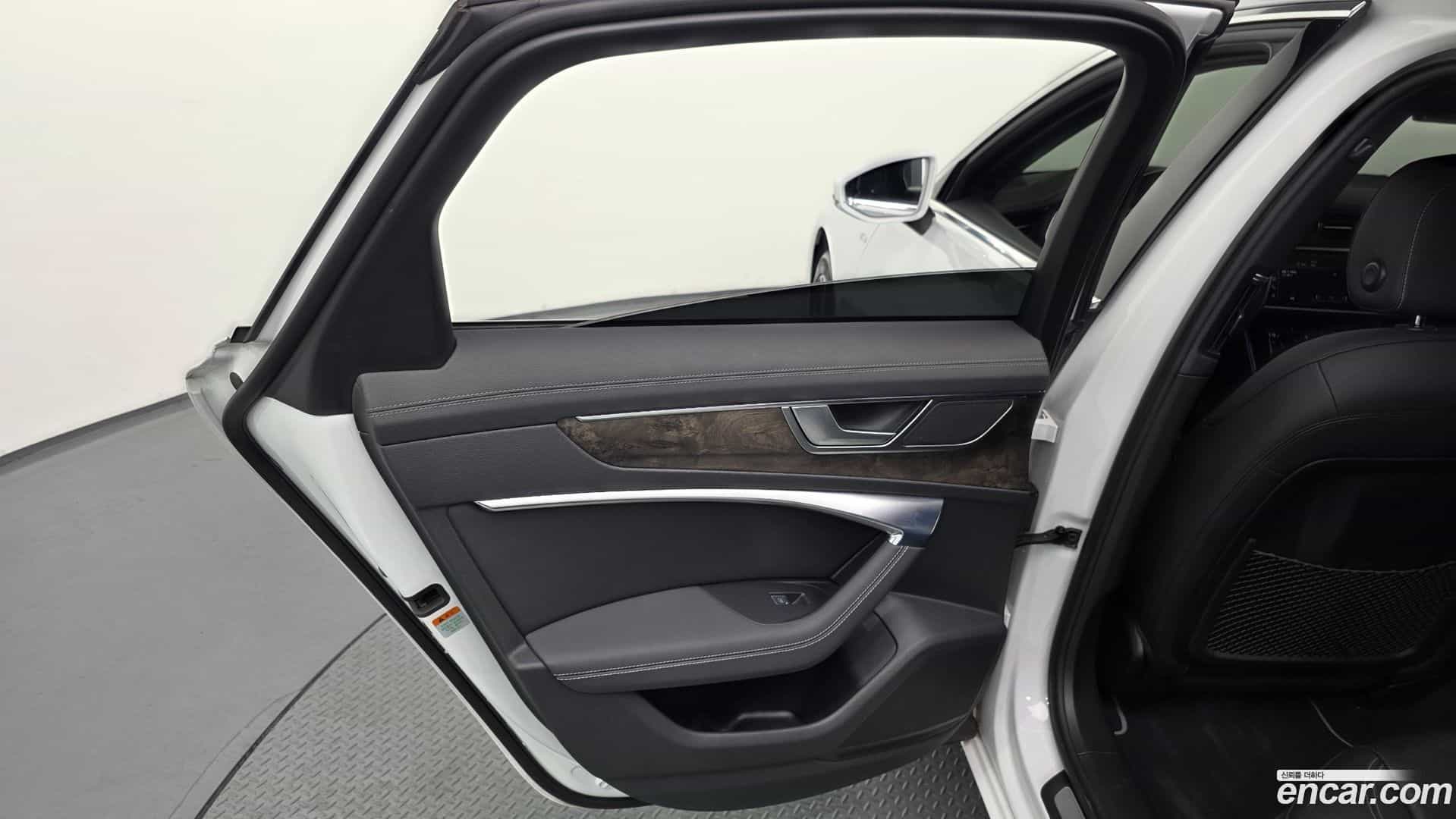 A6 Audi 2021.11-INNER-035