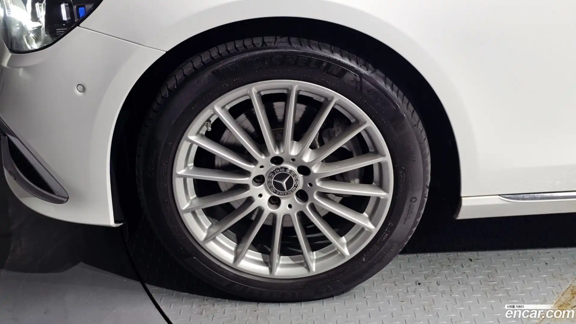 E-Class Mercedes-Benz 2023.3-OUTER-005