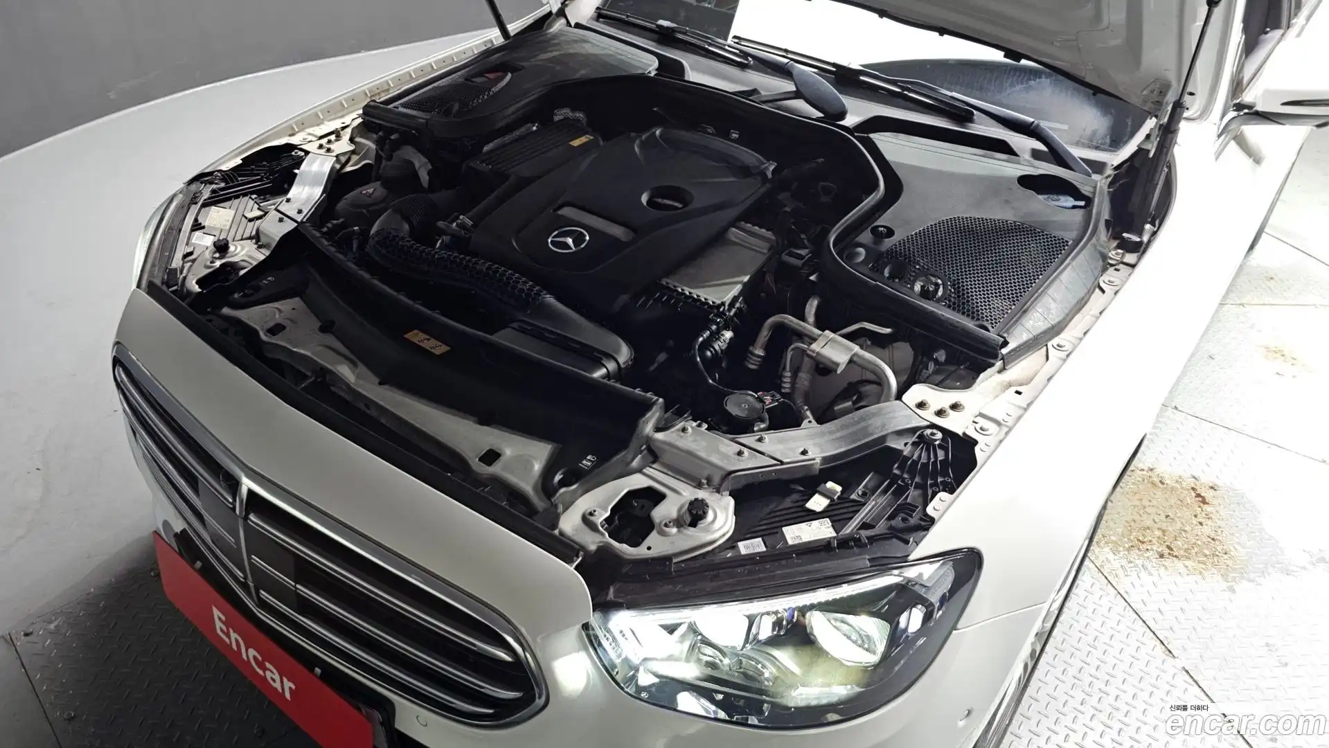 E-Class Mercedes-Benz 2023.3-OUTER-006