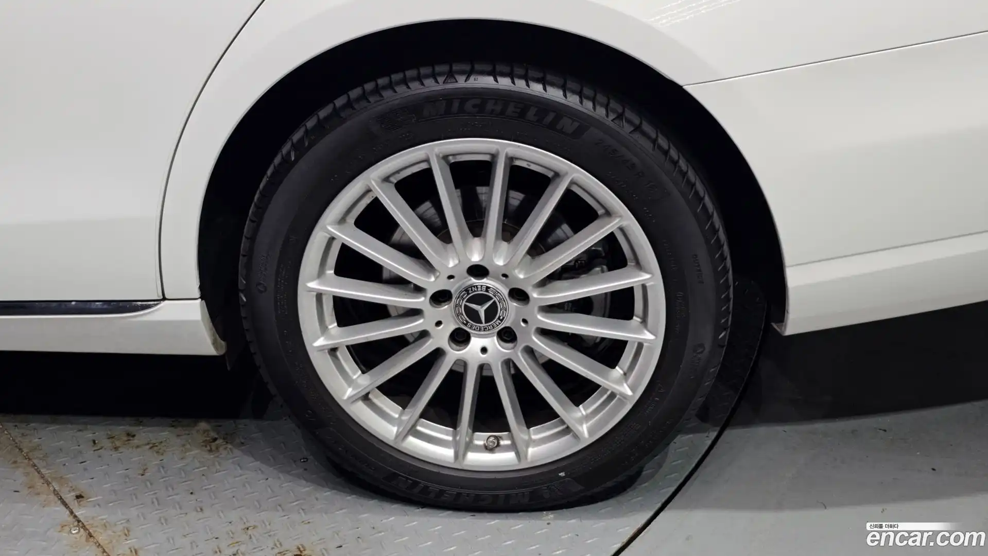 E-Class Mercedes-Benz 2023.3-OUTER-031