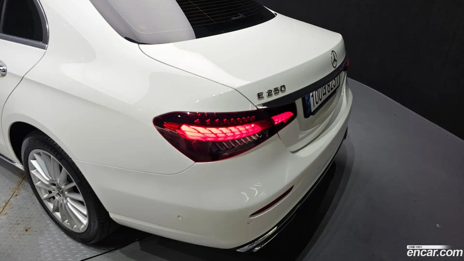 E-Class Mercedes-Benz 2023.3-OUTER-033