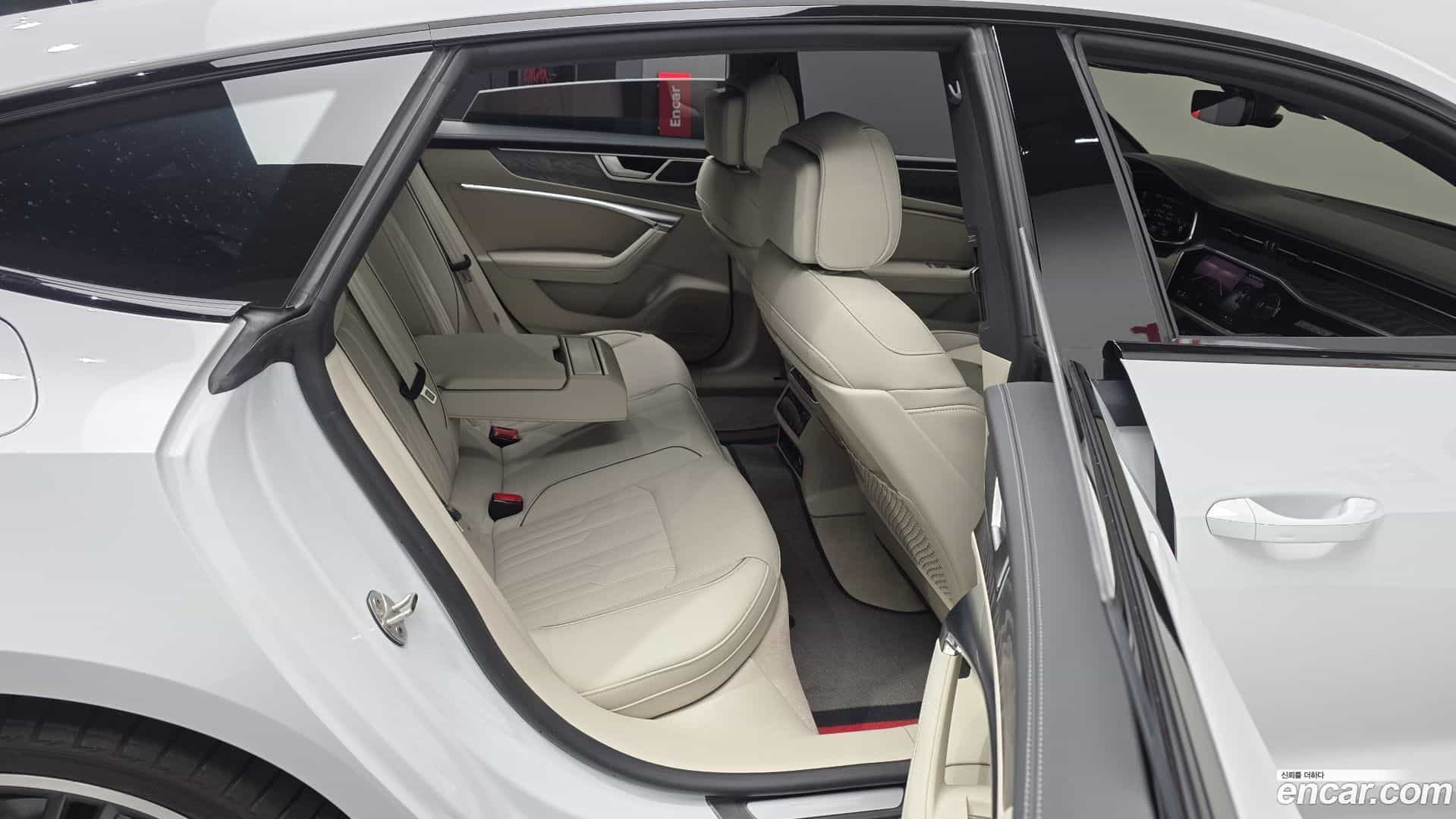 A7 Audi 2025.8-OPTION-016