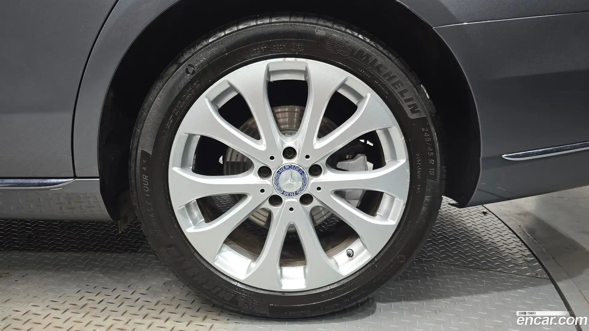 E-Class Mercedes-Benz 2017.2-OUTER-031