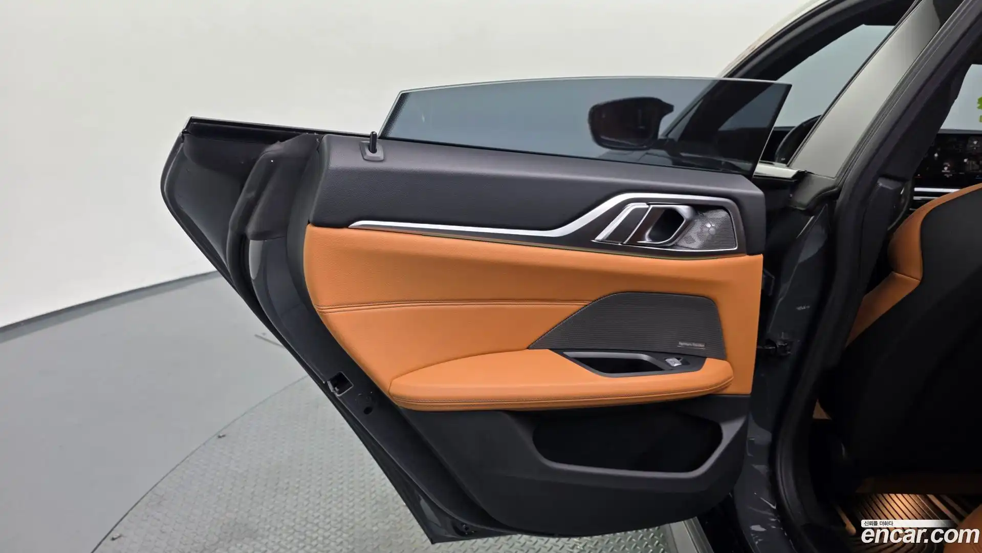 i4 BMW 2023.8-INNER-035