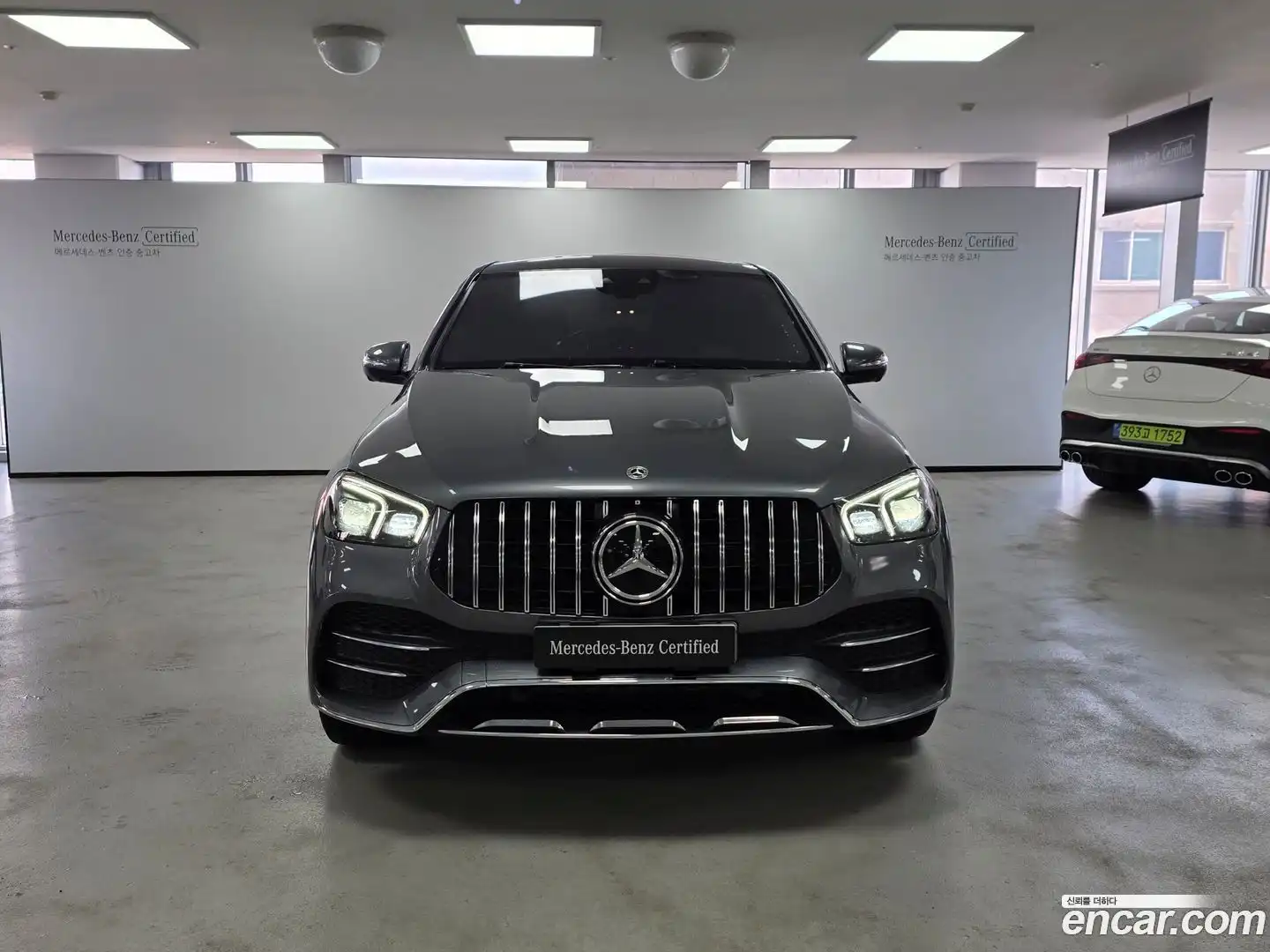 GLE-Class Mercedes-Benz 2022.0-OUTER-003