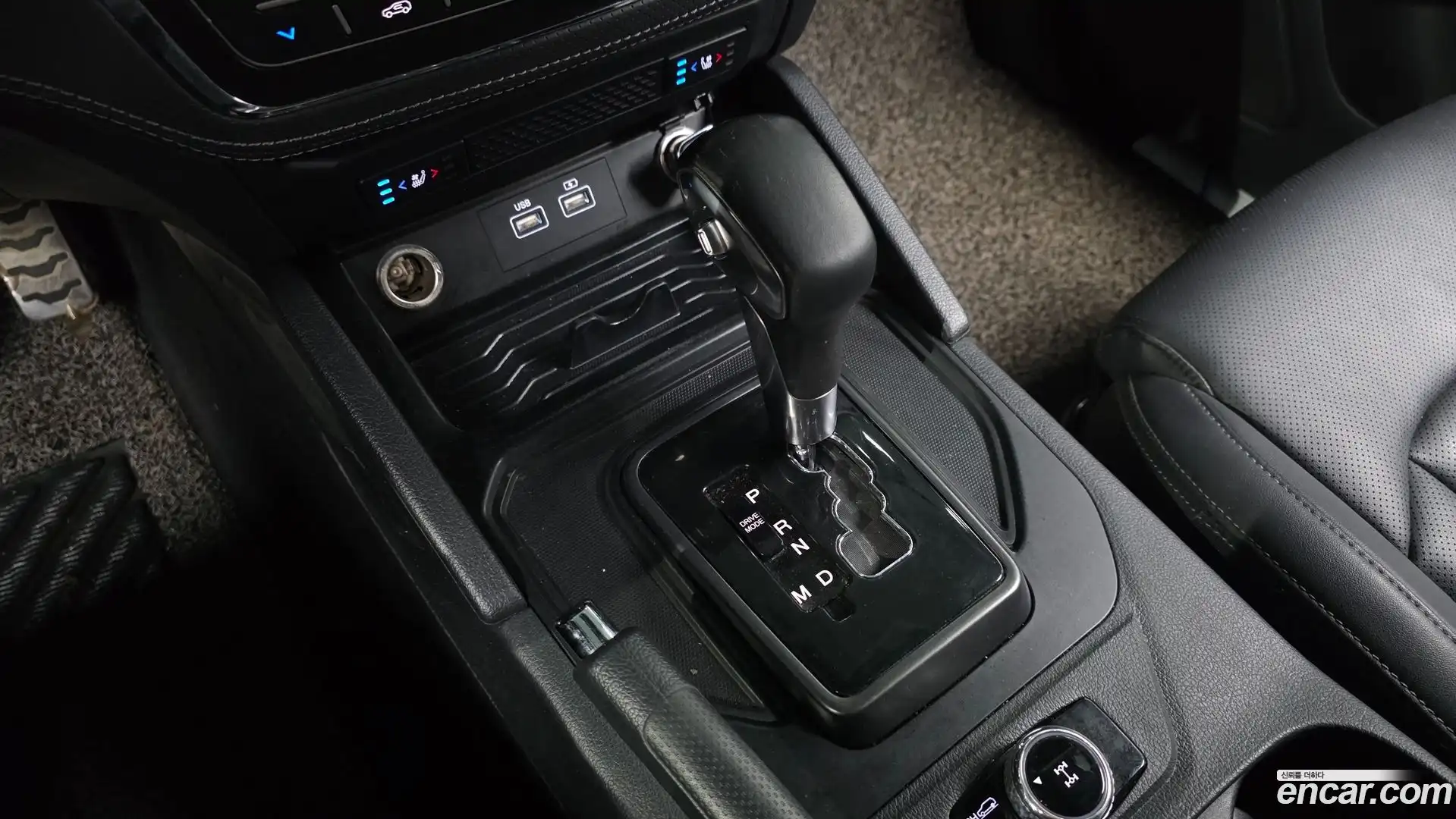 Rexton KG Mobility 2022.2-INNER-009