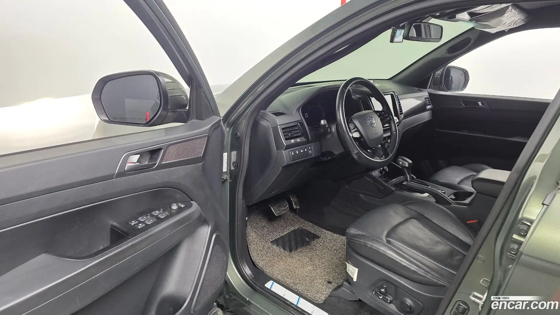 Rexton KG Mobility 2022.2-INNER-010