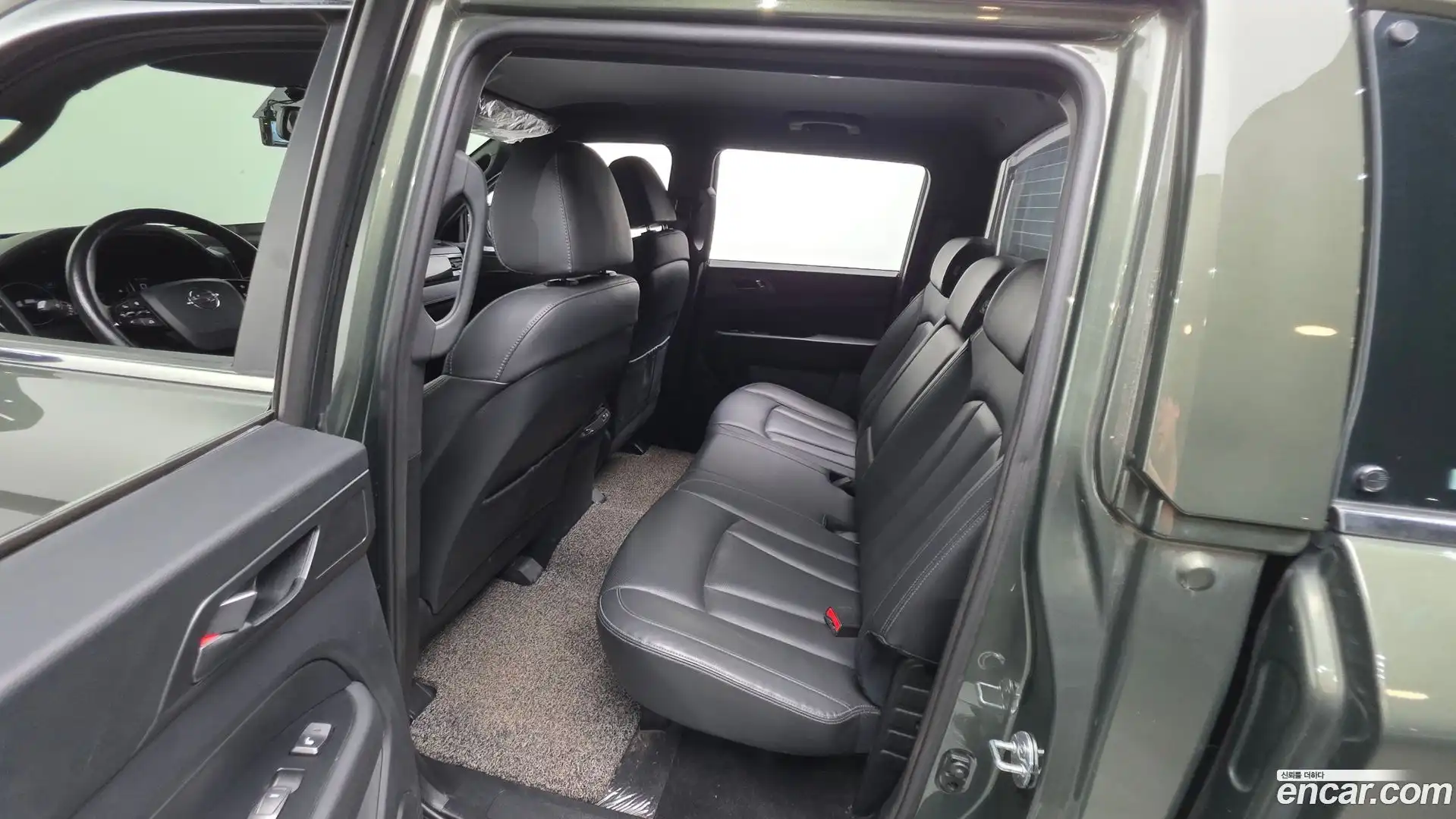 Rexton KG Mobility 2022.2-INNER-036