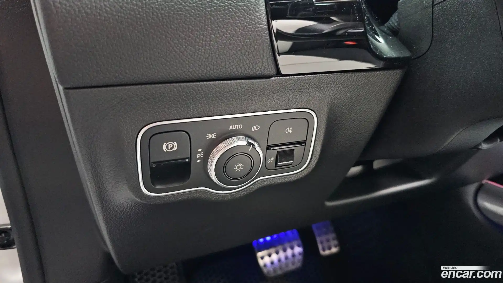 GLA-Class Mercedes-Benz 2020.8-OPTION-041