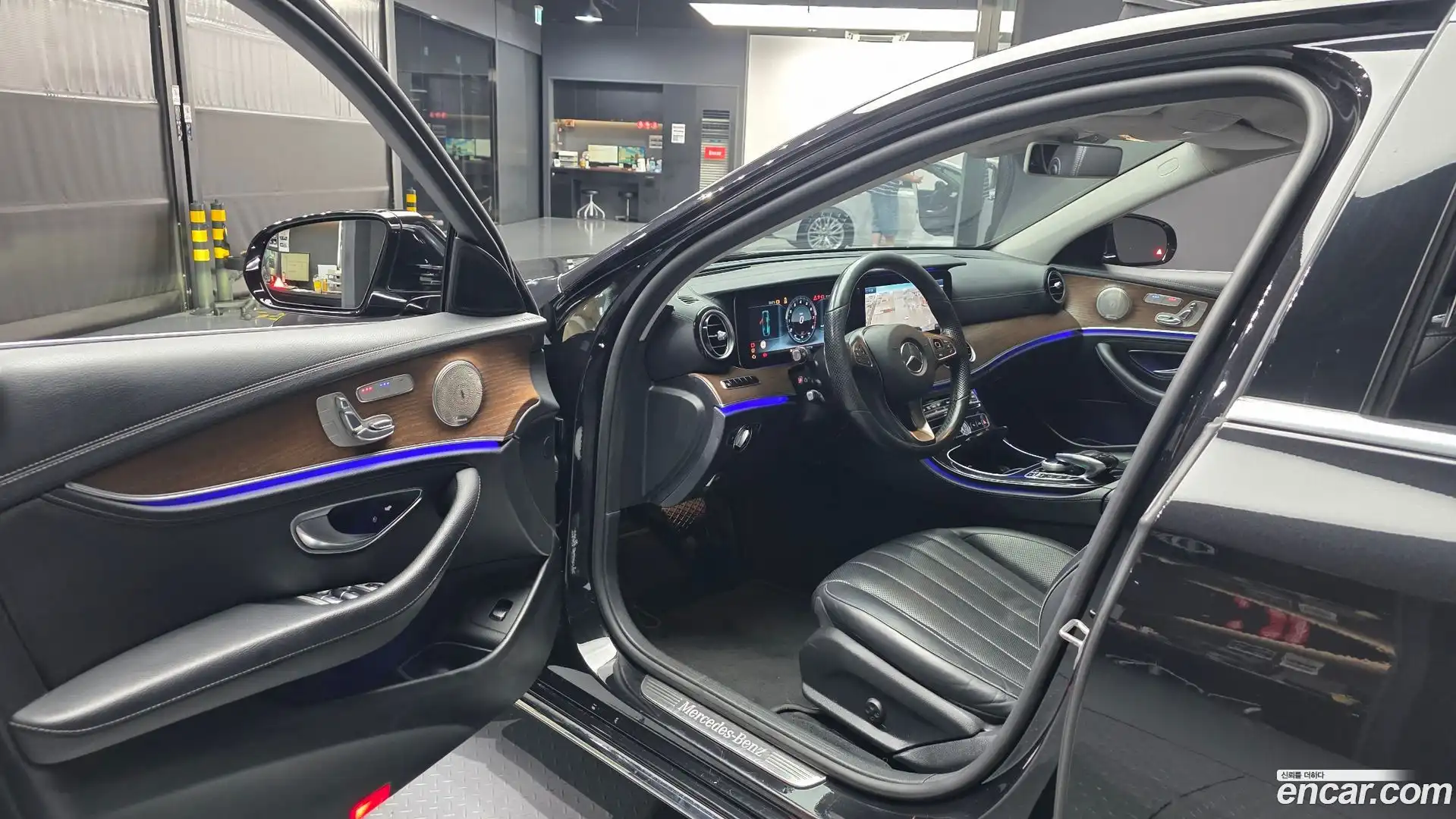 E-Class Mercedes-Benz 2017.5-INNER-010