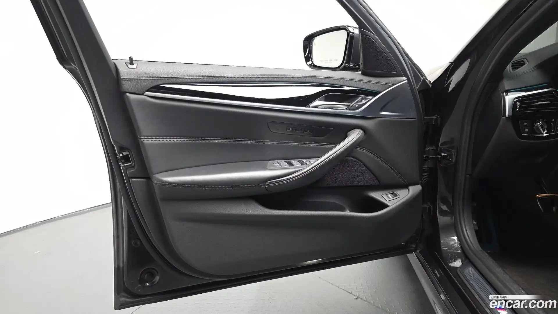 5-Series BMW 2019.7-INNER-034