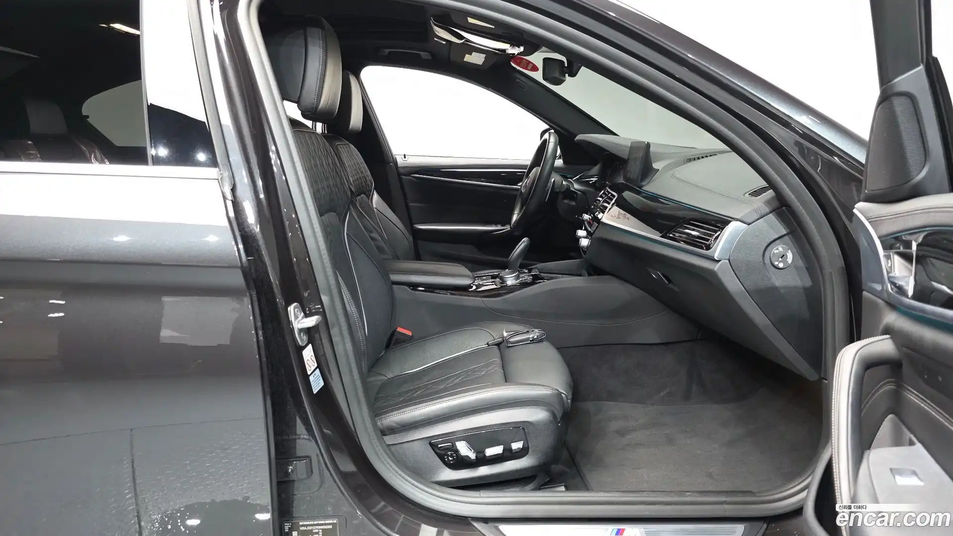 5-Series BMW 2019.7-INNER-036