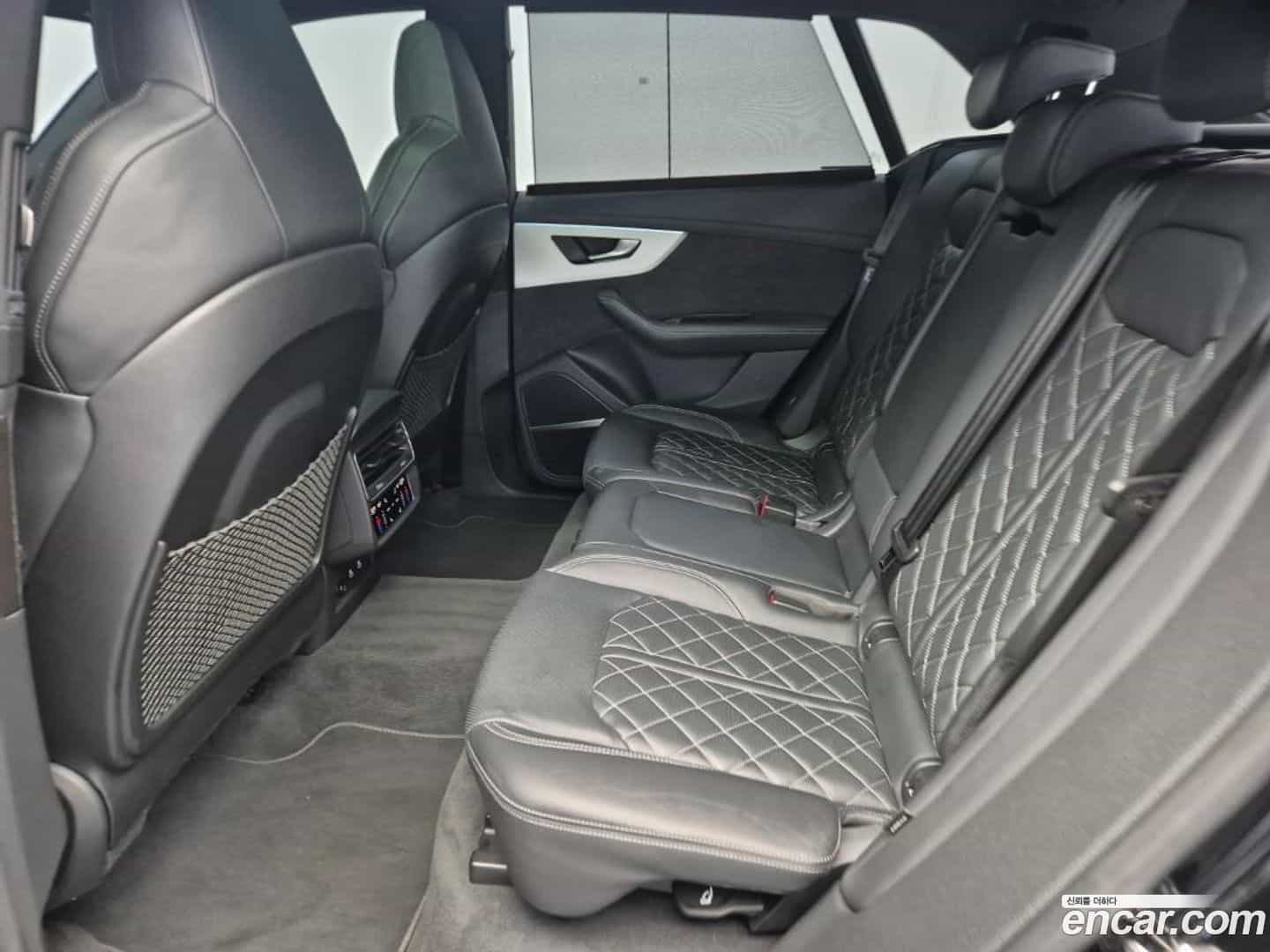 Q8 Audi 2022.5-OPTION-016