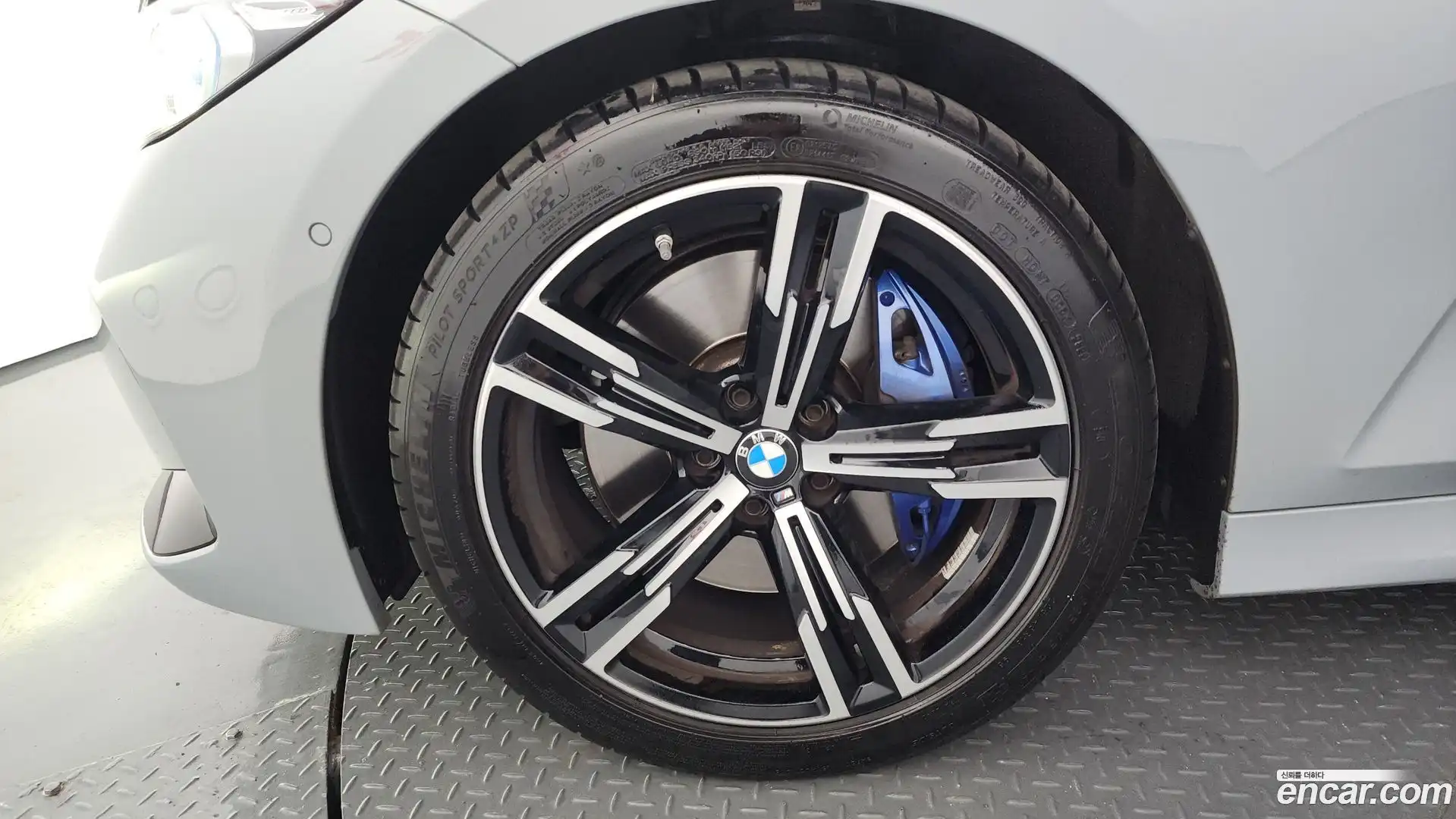 3-Series BMW 2023.0-OUTER-005