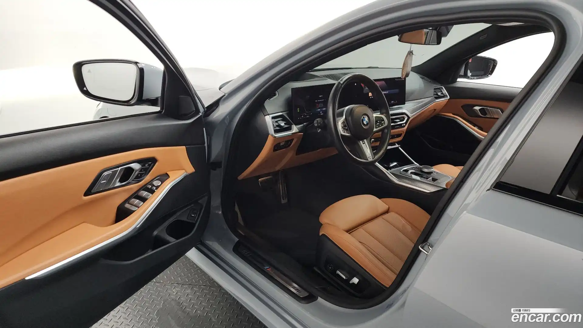 3-Series BMW 2023.0-INNER-010