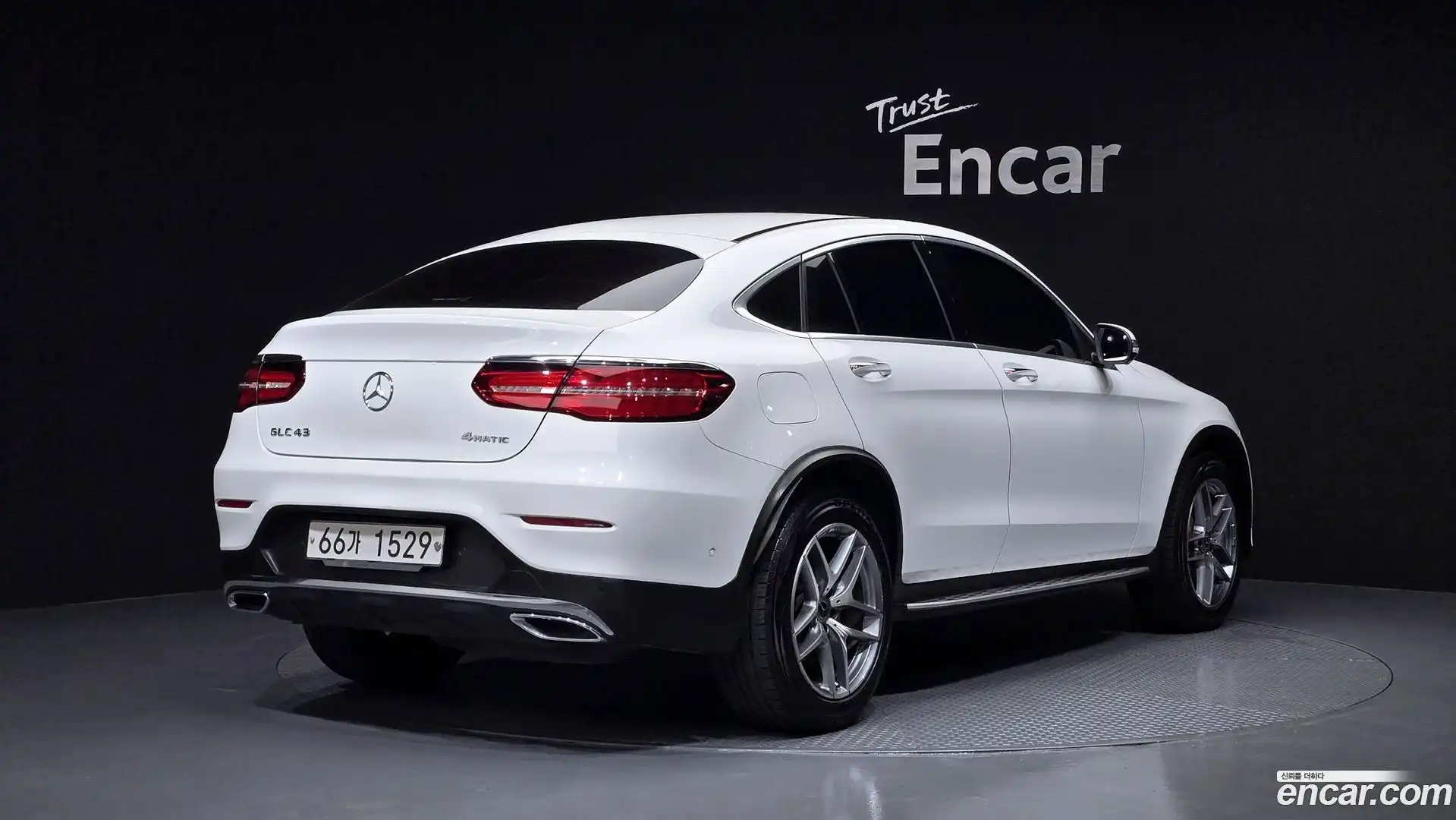 GLC-Class Mercedes-Benz 2017.5-OUTER-002