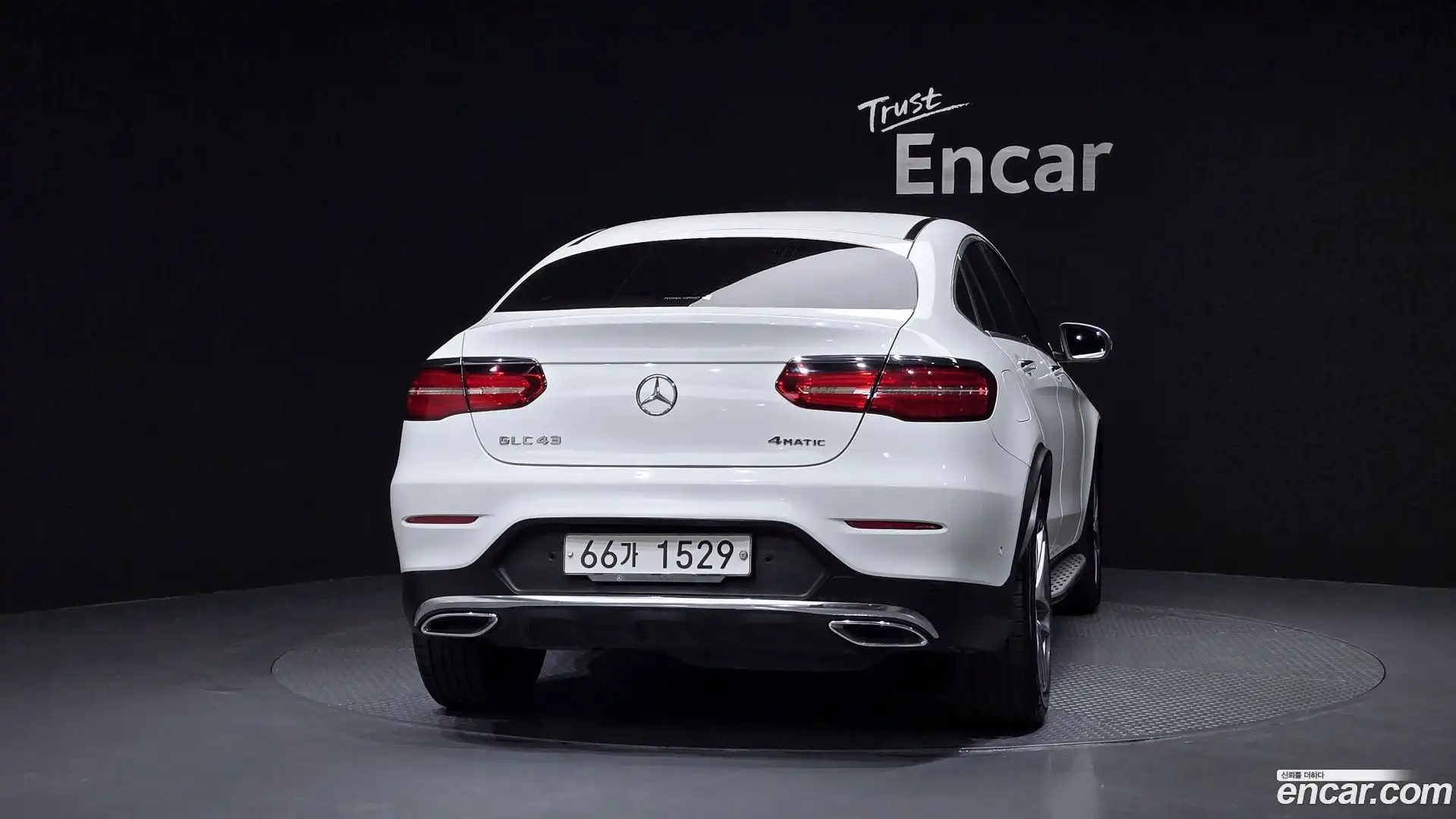 GLC-Class Mercedes-Benz 2017.5-OUTER-004