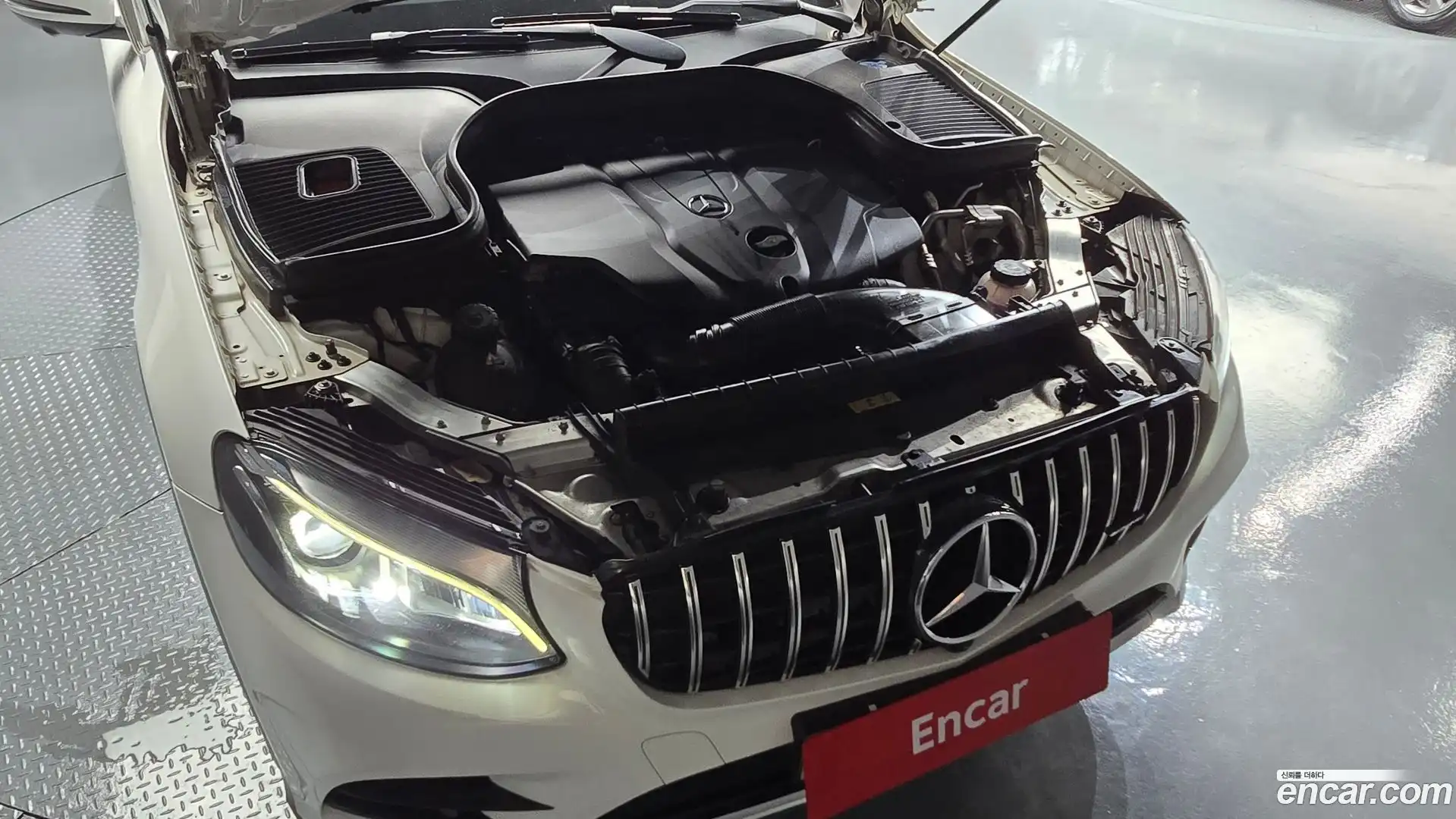 GLC-Class Mercedes-Benz 2017.5-OUTER-006