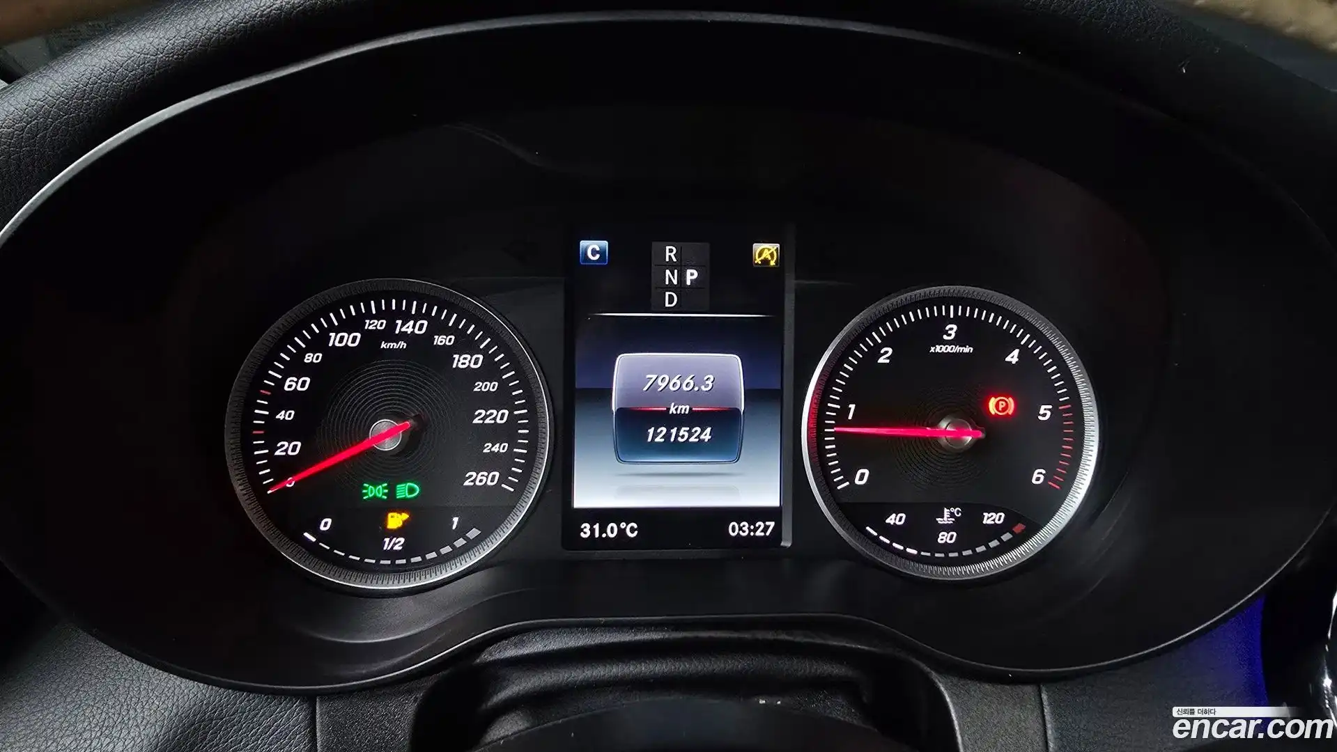 GLC-Class Mercedes-Benz 2017.5-INNER-008