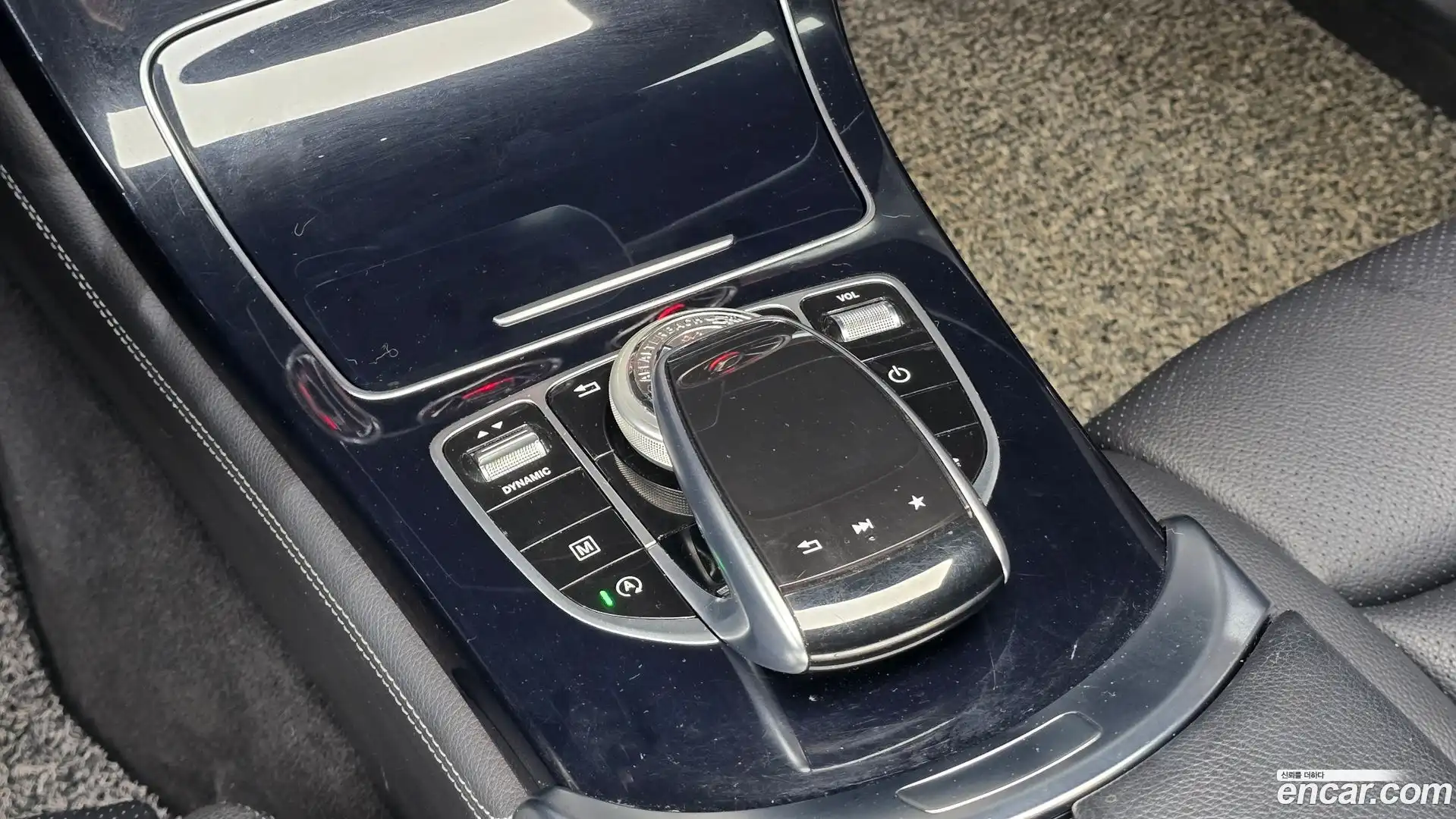 GLC-Class Mercedes-Benz 2017.5-OPTION-022