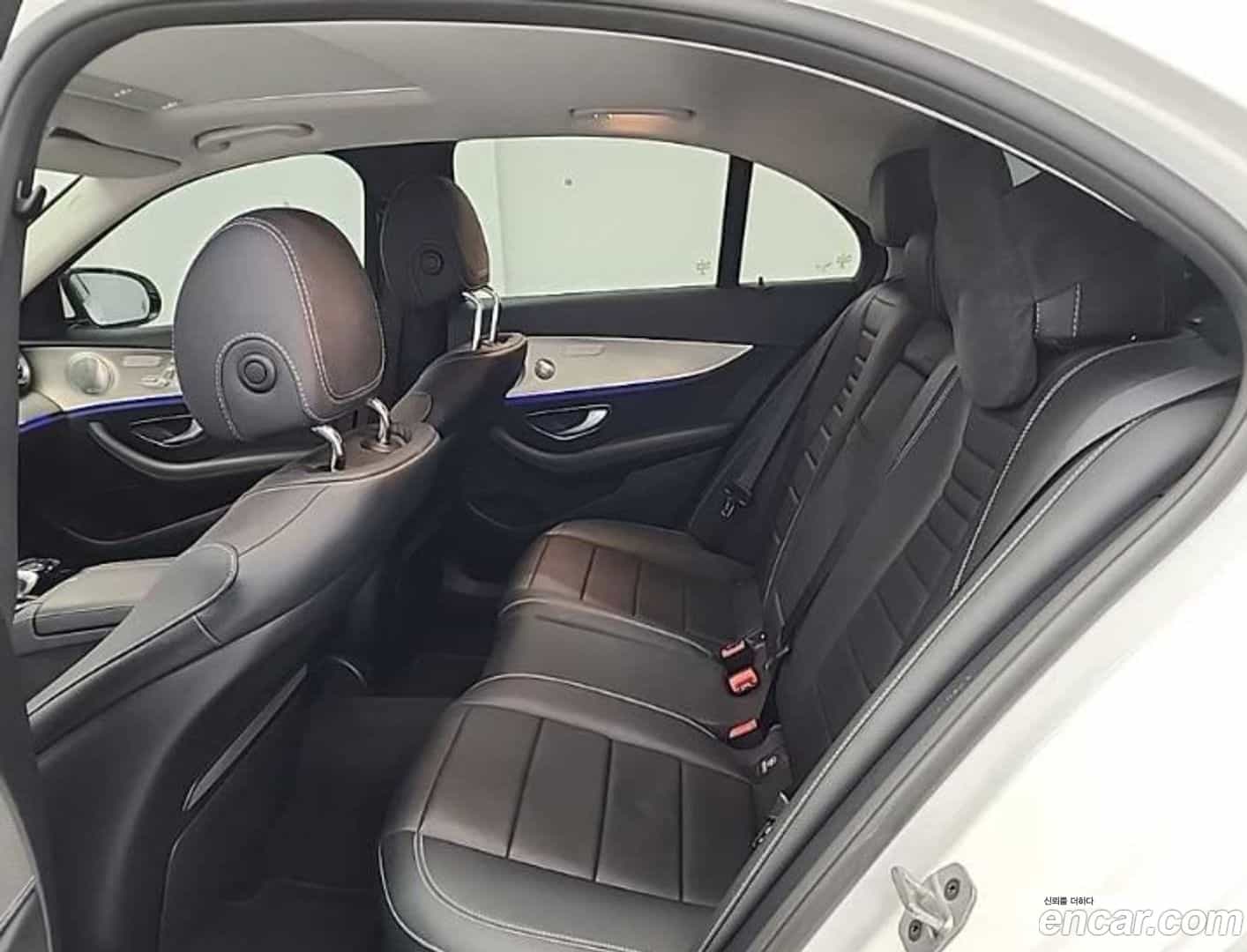 E-Class Mercedes-Benz 2018.8-OPTION-016