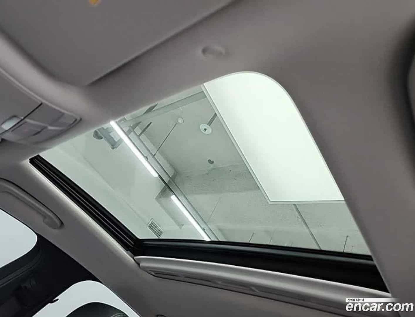 E-Class Mercedes-Benz 2018.8-OPTION-018