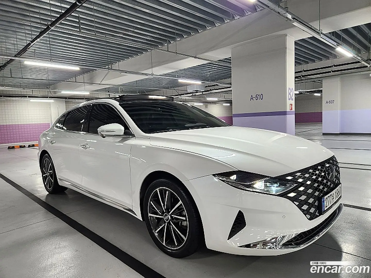 Main__Slider__Photo:Grandeur Hyundai 2022.4-0