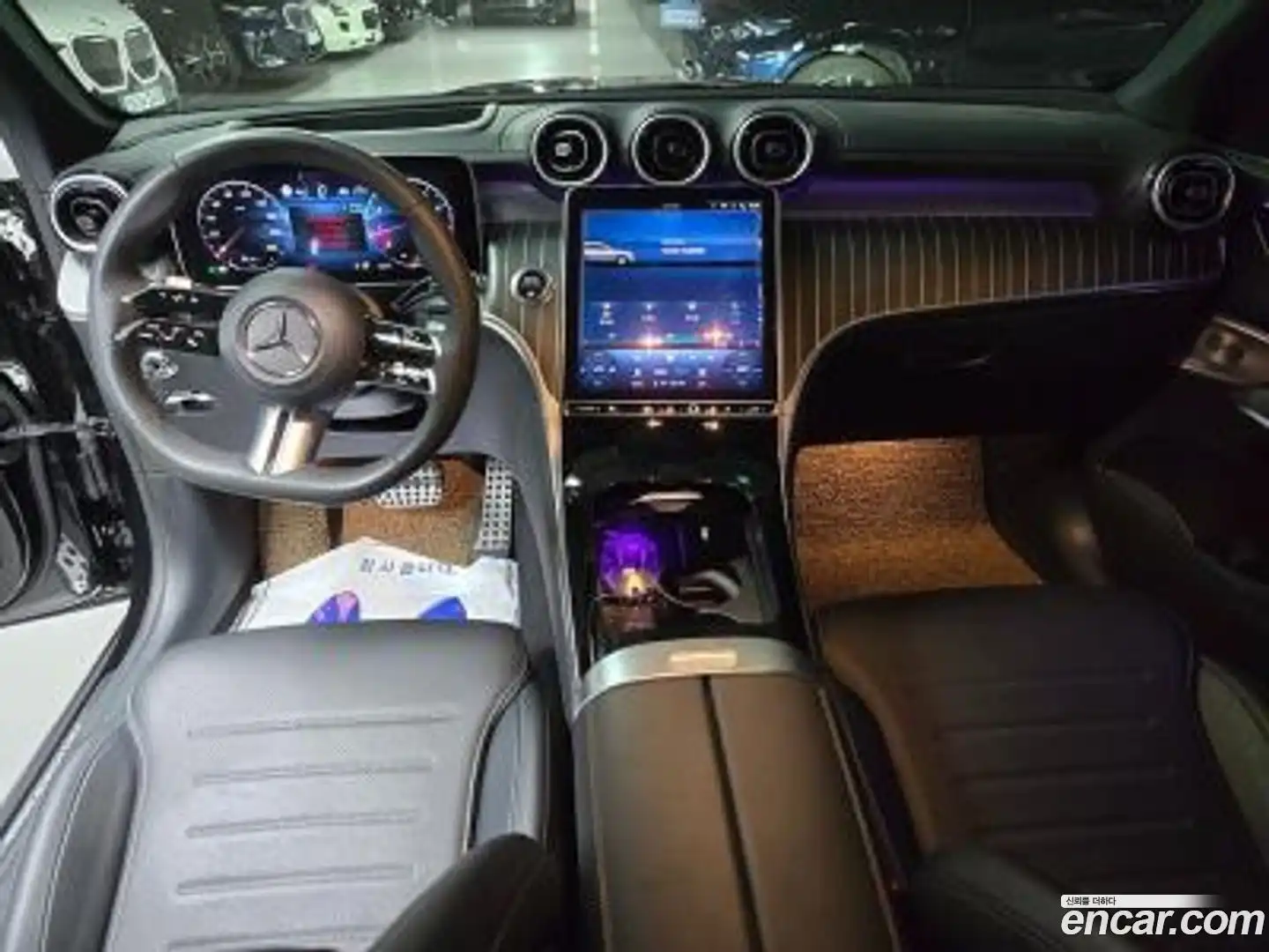GLC-Class Mercedes-Benz 2023.10-INNER-009