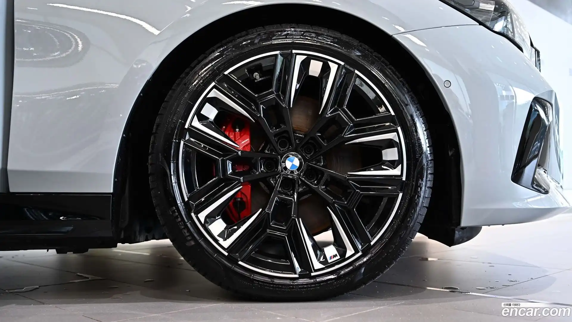 i5 BMW 2025.11-OUTER-005