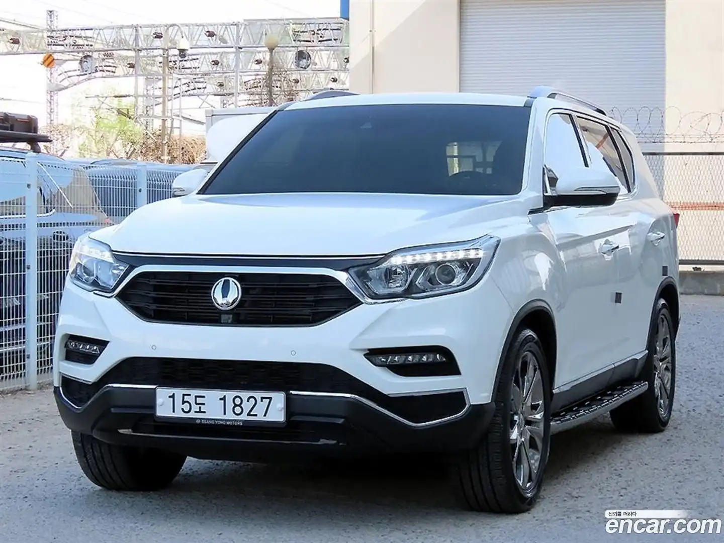 Rexton KG Mobility 2017.5-OUTER-002