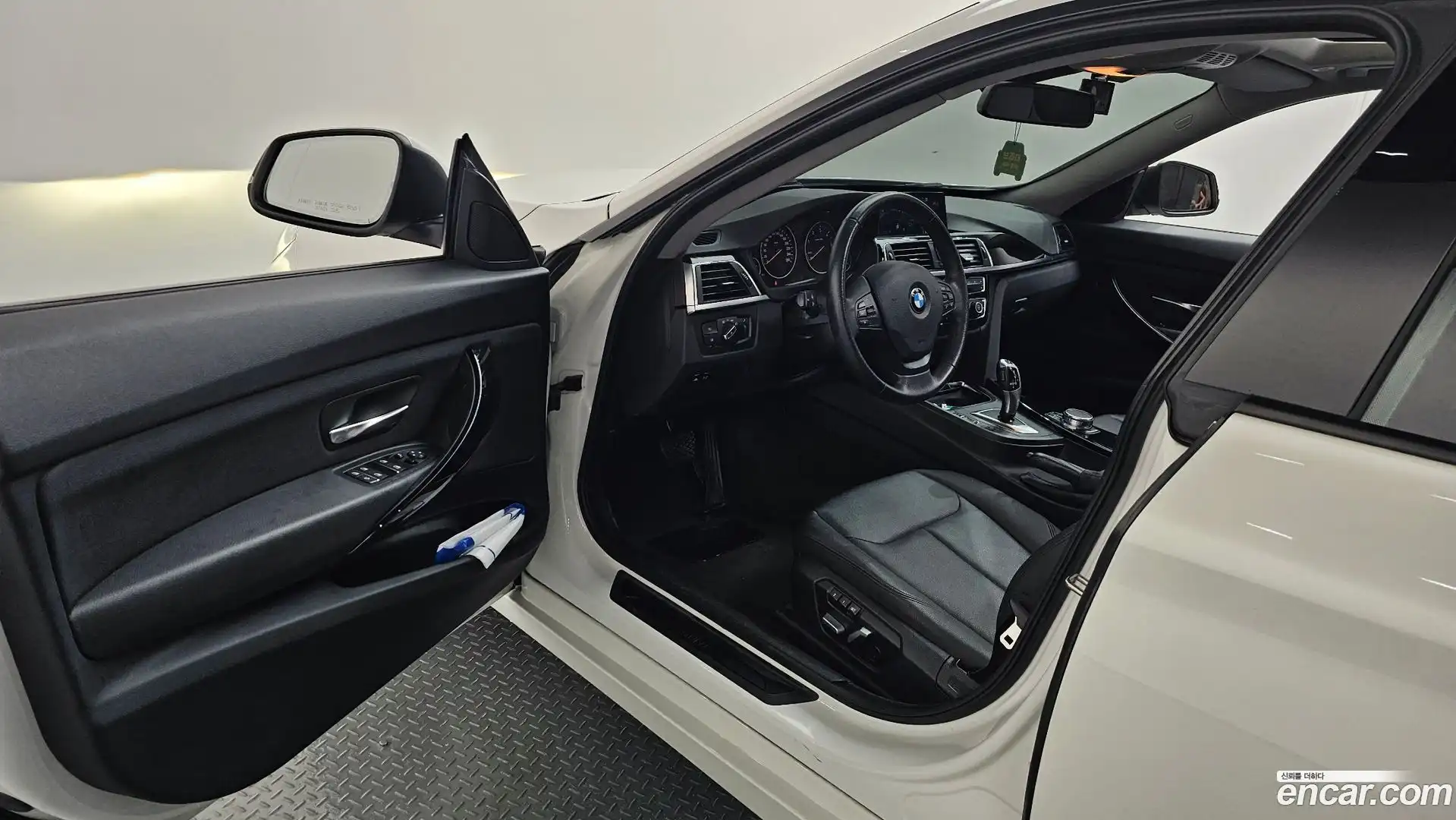 Gran Turismo BMW 2018.3-INNER-010