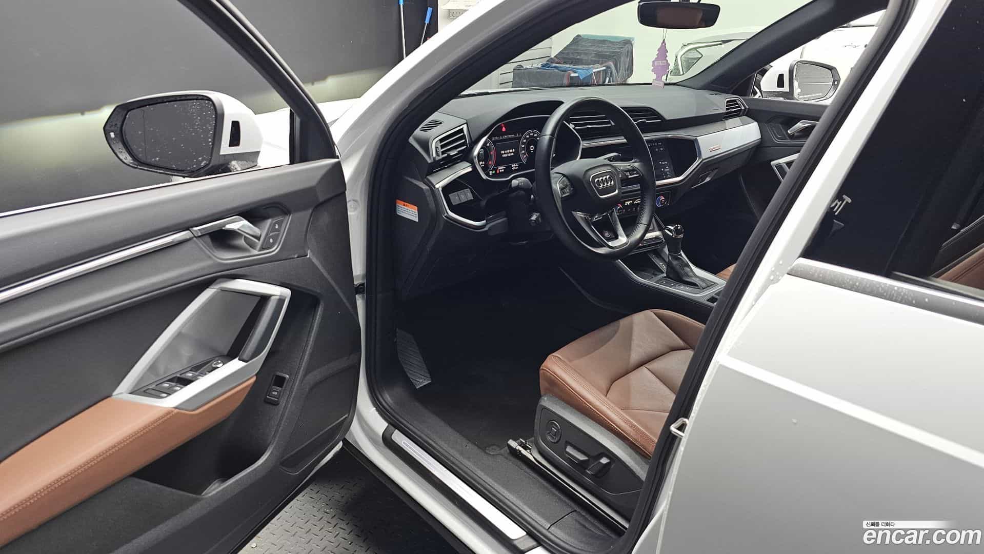 Q3 Audi 2020.10-INNER-010