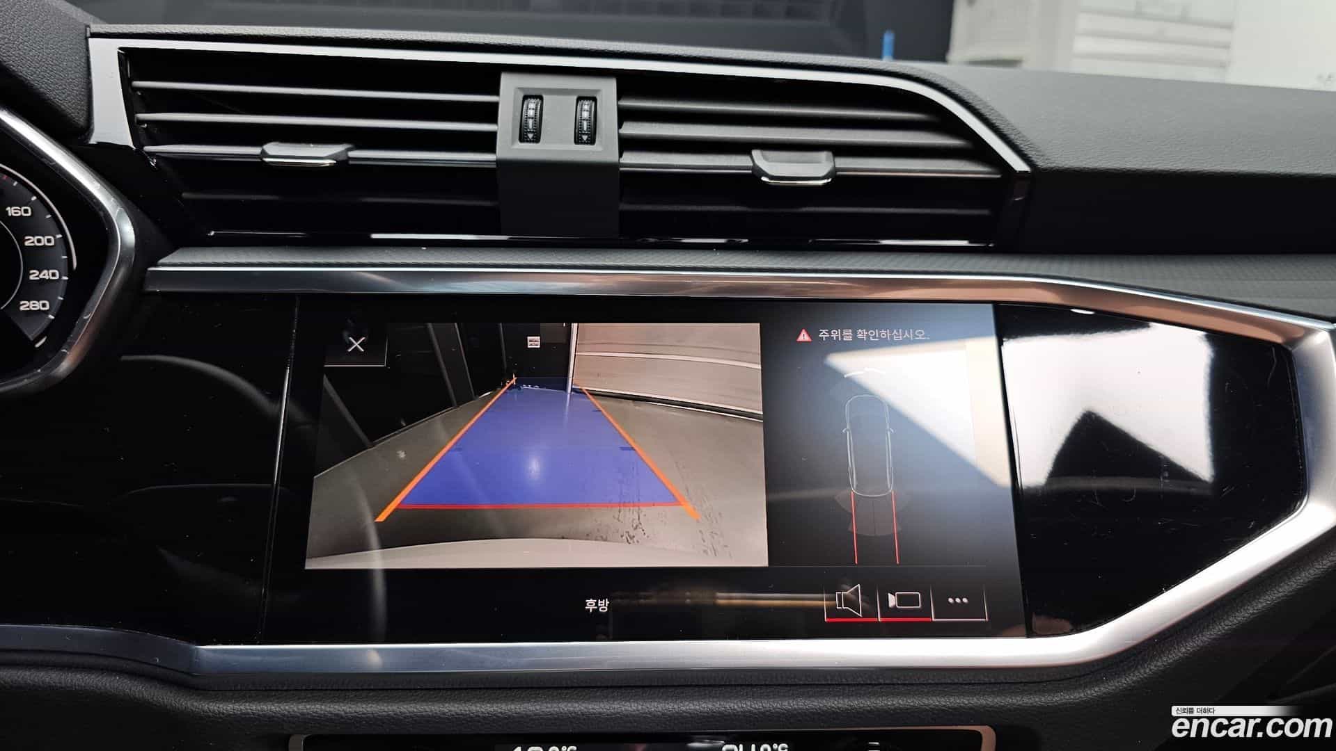 Q3 Audi 2020.10-OPTION-018