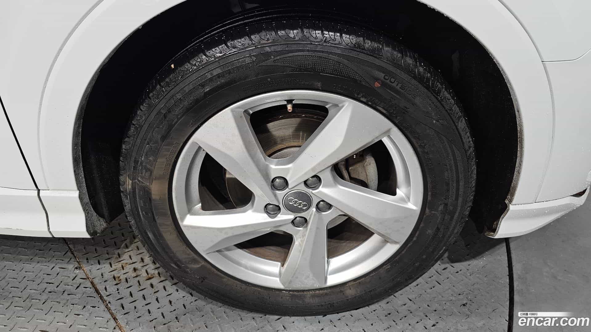Q3 Audi 2020.10-OUTER-031
