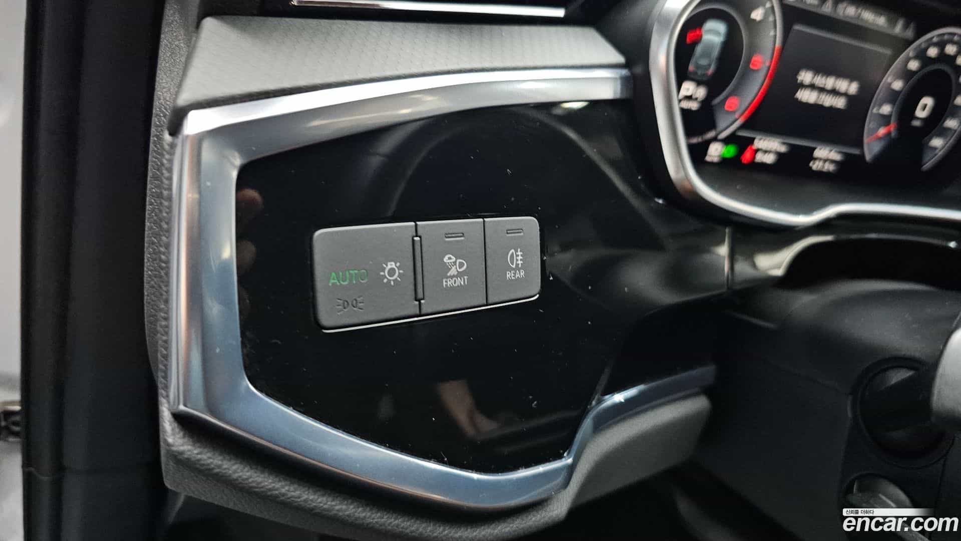 Q3 Audi 2020.10-OPTION-042