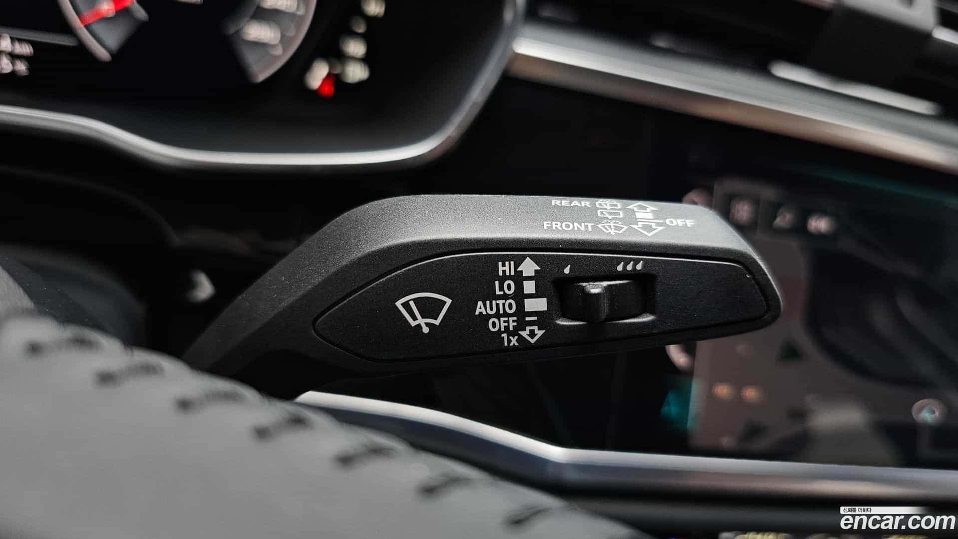 Q3 Audi 2020.10-OPTION-043