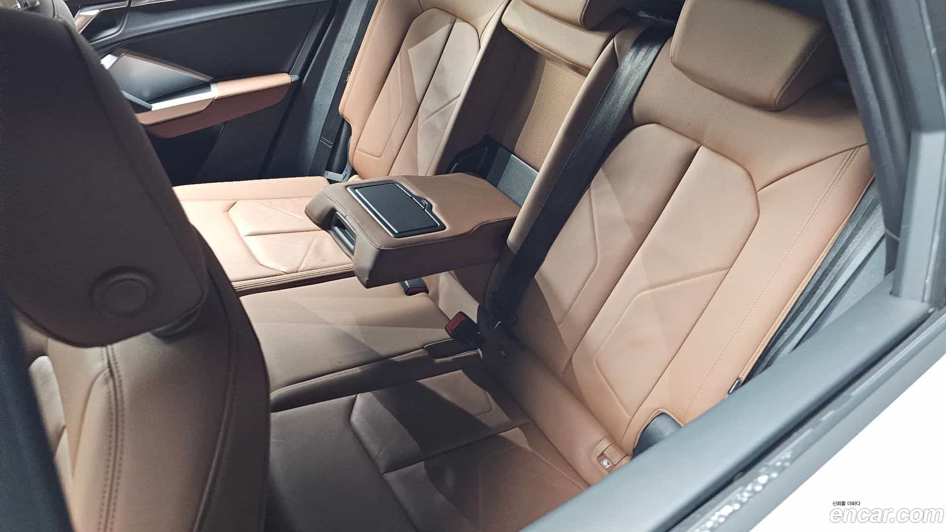 Q3 Audi 2020.10-OPTION-046