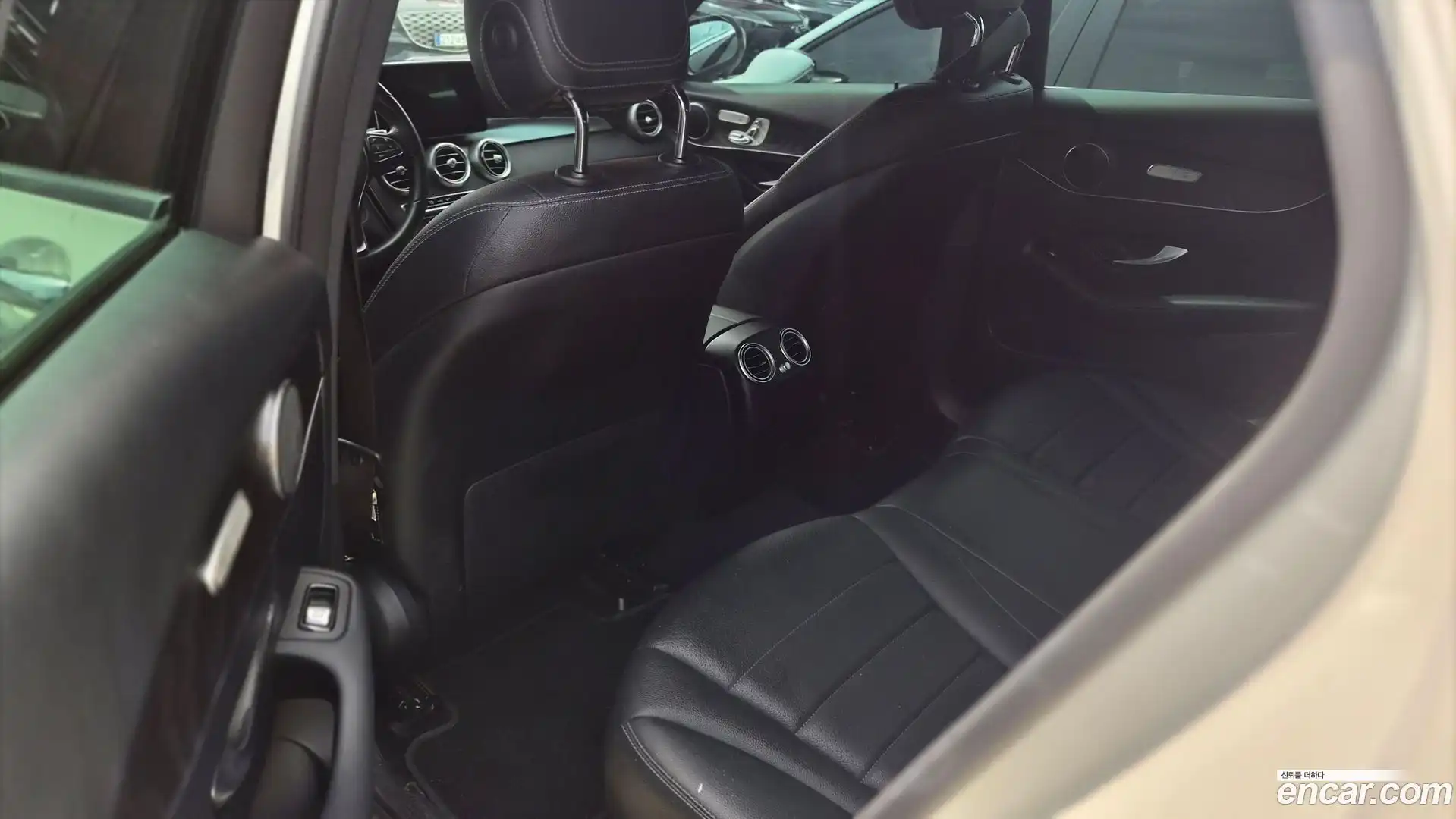 GLC-Class Mercedes-Benz 2019.3-OUTER-004
