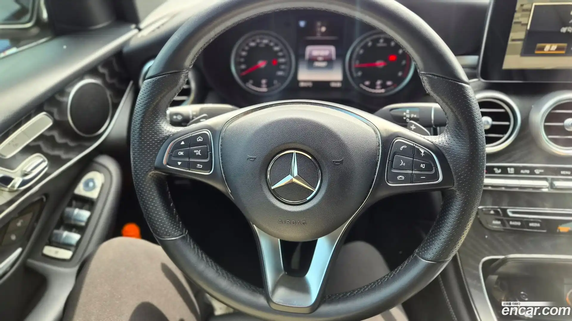 GLC-Class Mercedes-Benz 2019.3-OUTER-005