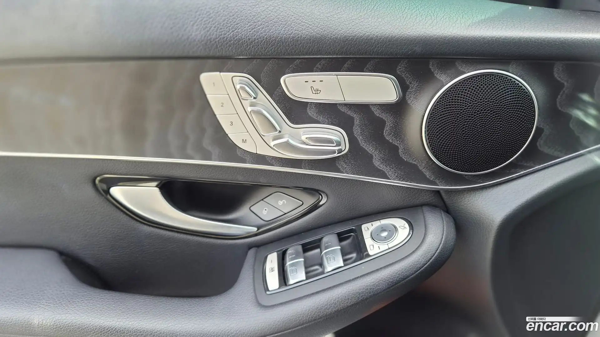 GLC-Class Mercedes-Benz 2019.3-OPTION-016