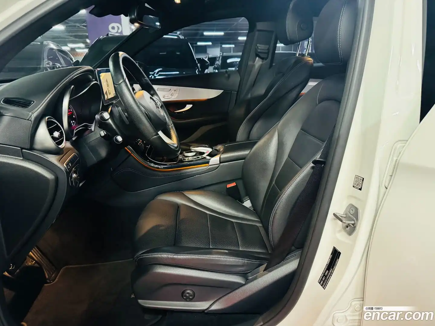 GLC-Class Mercedes-Benz 2018.5-INNER-010