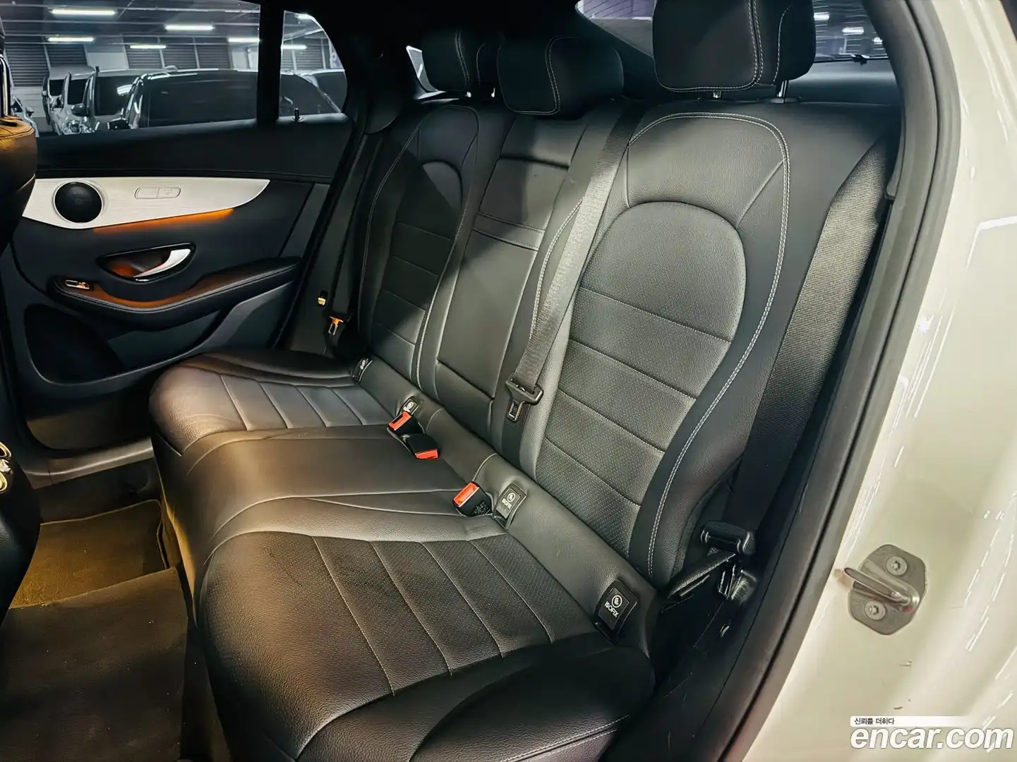 GLC-Class Mercedes-Benz 2018.5-OPTION-015