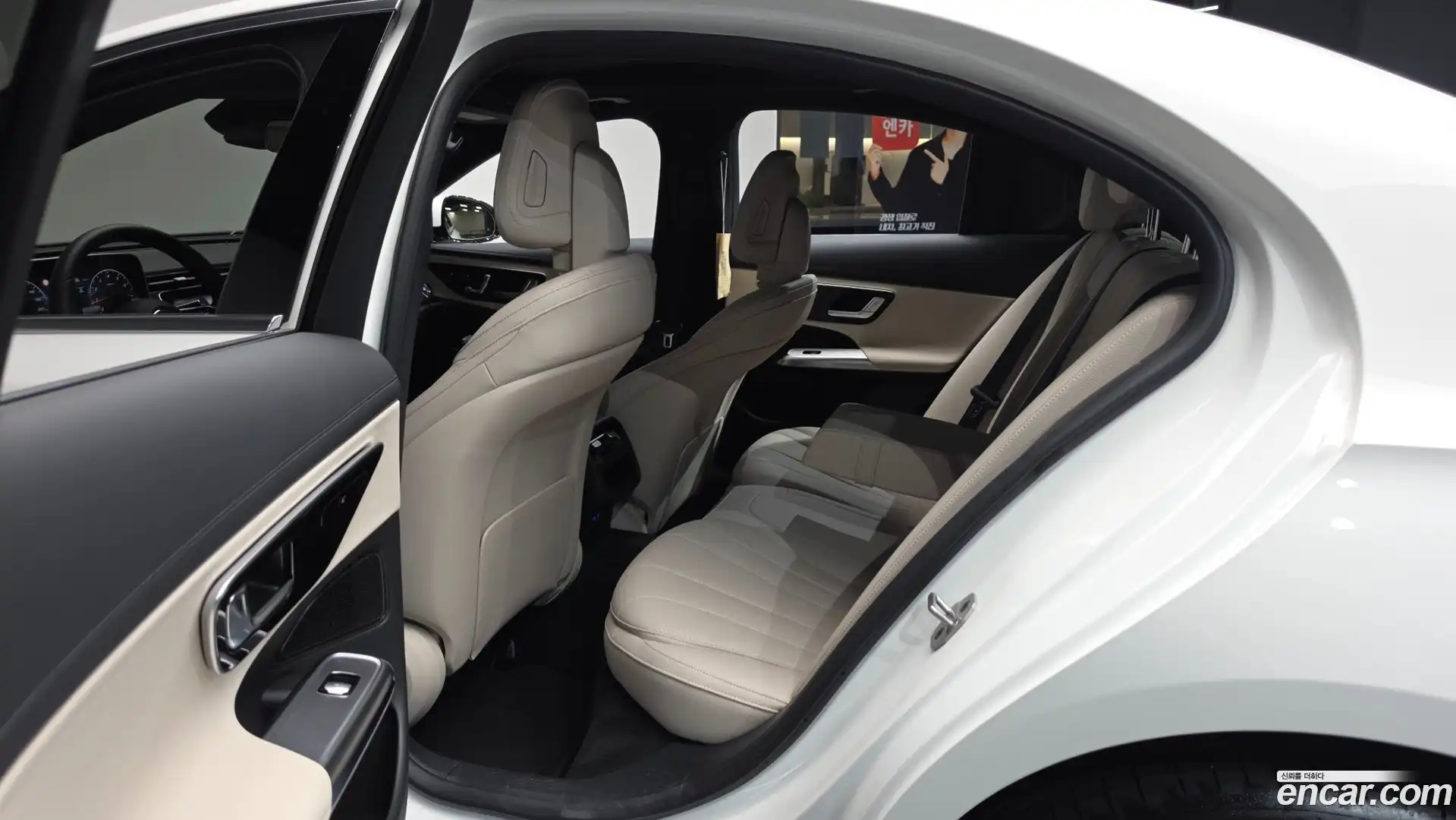 E-Class Mercedes-Benz 2026.3-OPTION-015