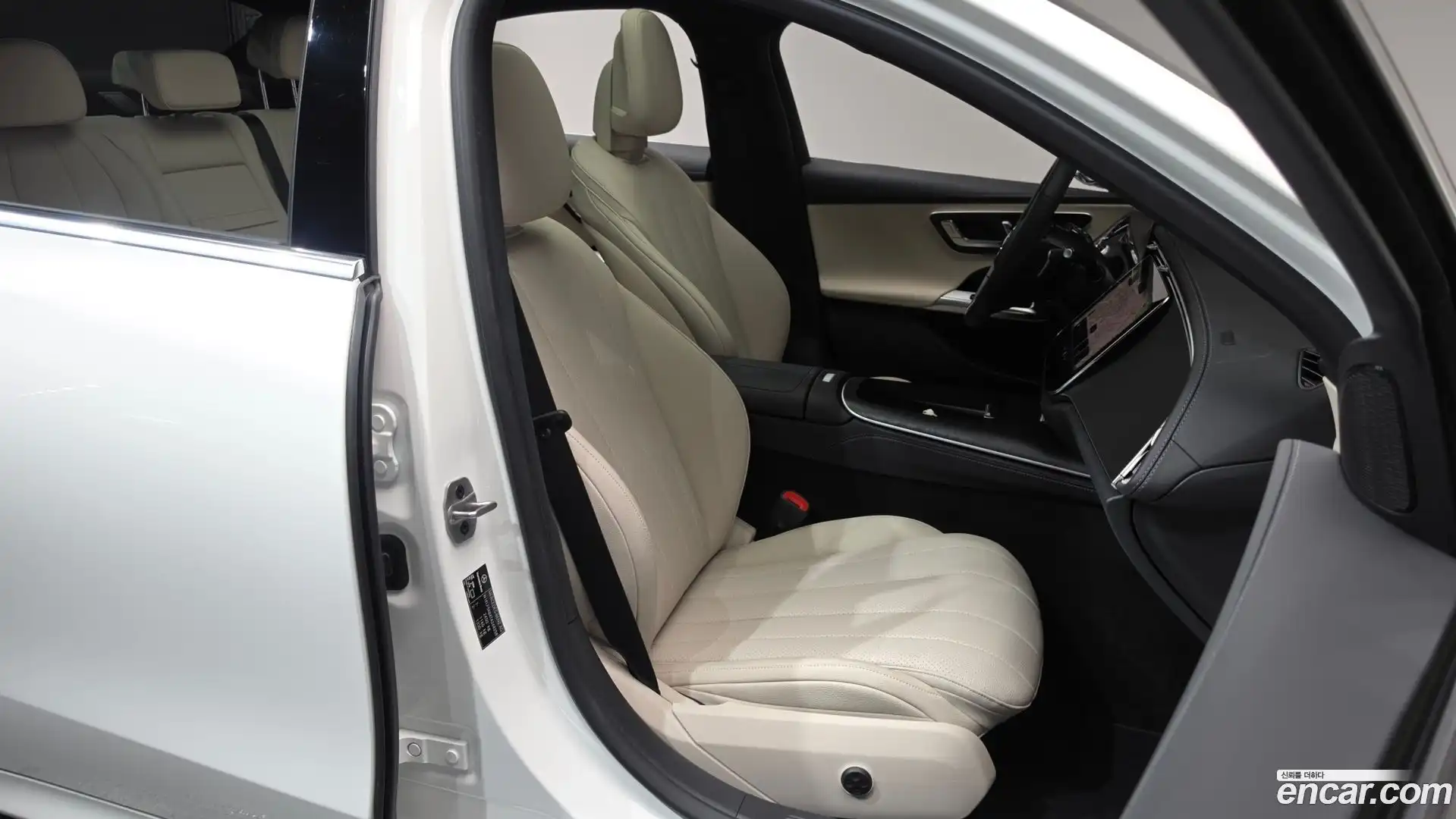E-Class Mercedes-Benz 2026.3-INNER-036
