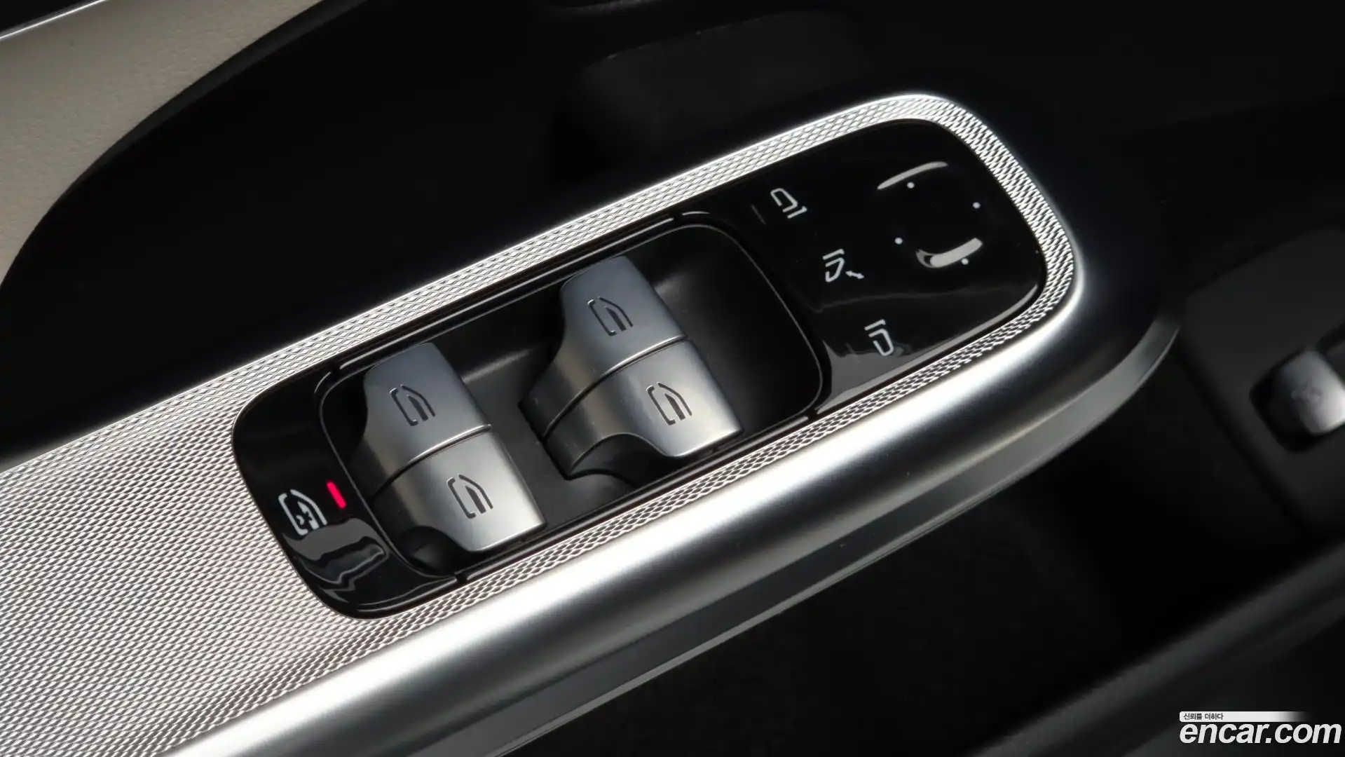 E-Class Mercedes-Benz 2026.3-OPTION-040